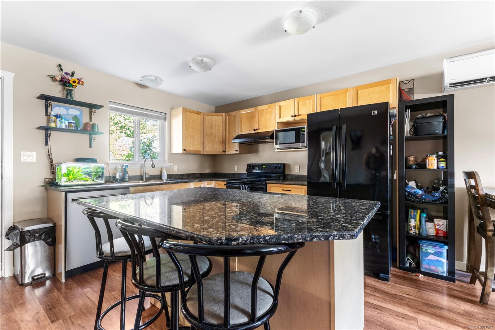 $549,900 - 1120 Evergreen Rd<br>British Columbia, V9W 0B1
