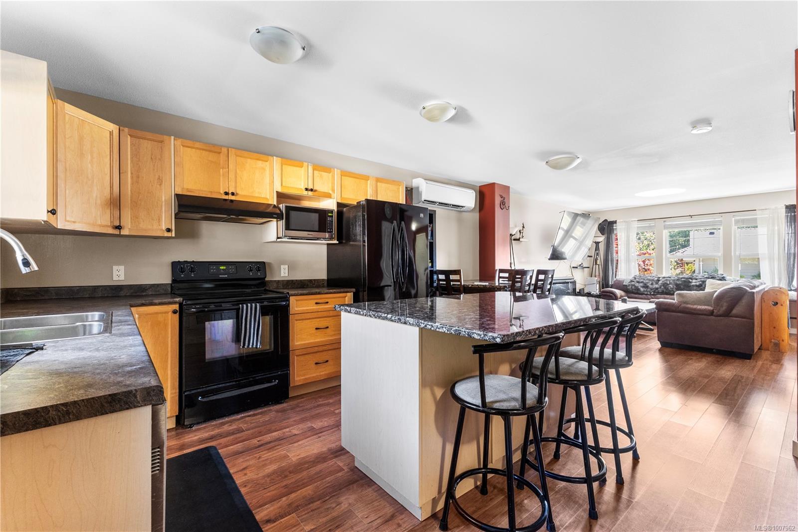 $549,900 - 1120 Evergreen Rd<br>British Columbia, V9W 0B1