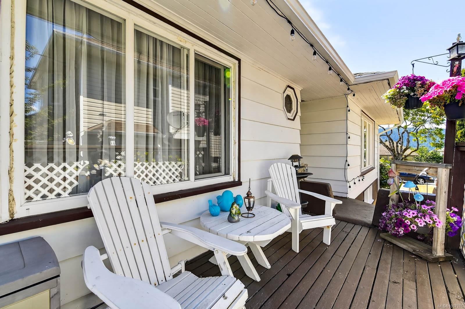 $539,000 - 2635 5th Ave<br>British Columbia, V9Y 2G2