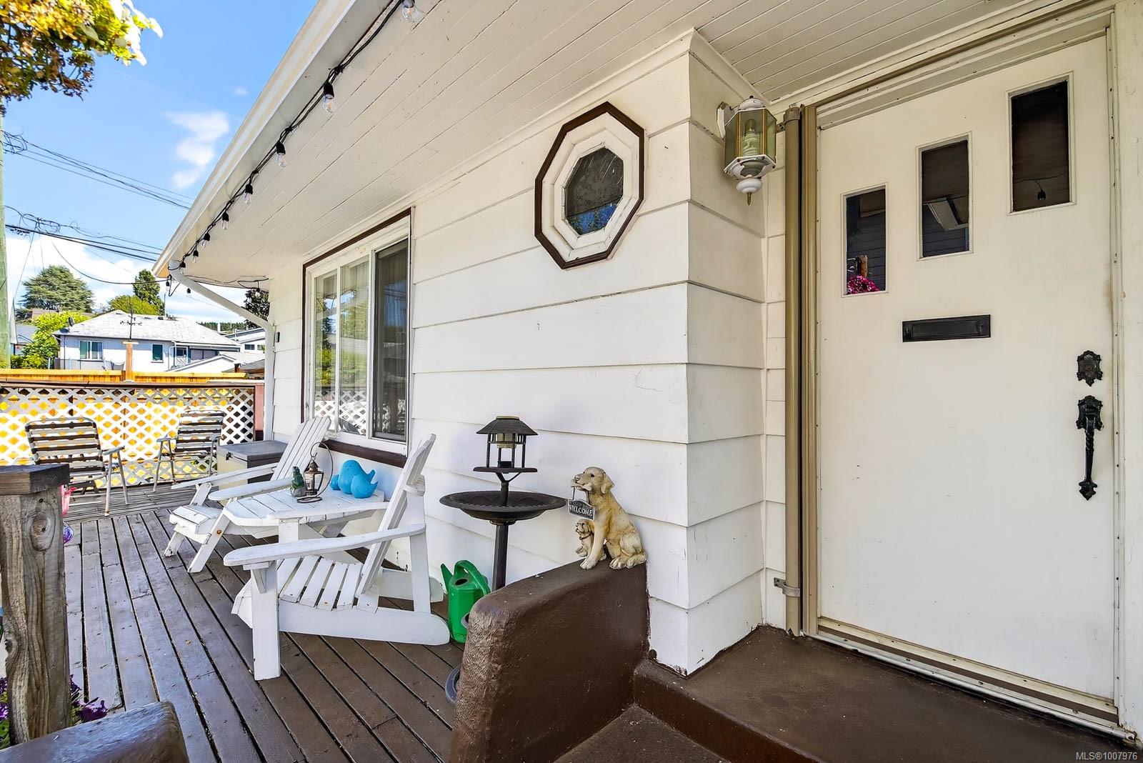 $539,000 - 2635 5th Ave<br>British Columbia, V9Y 2G2