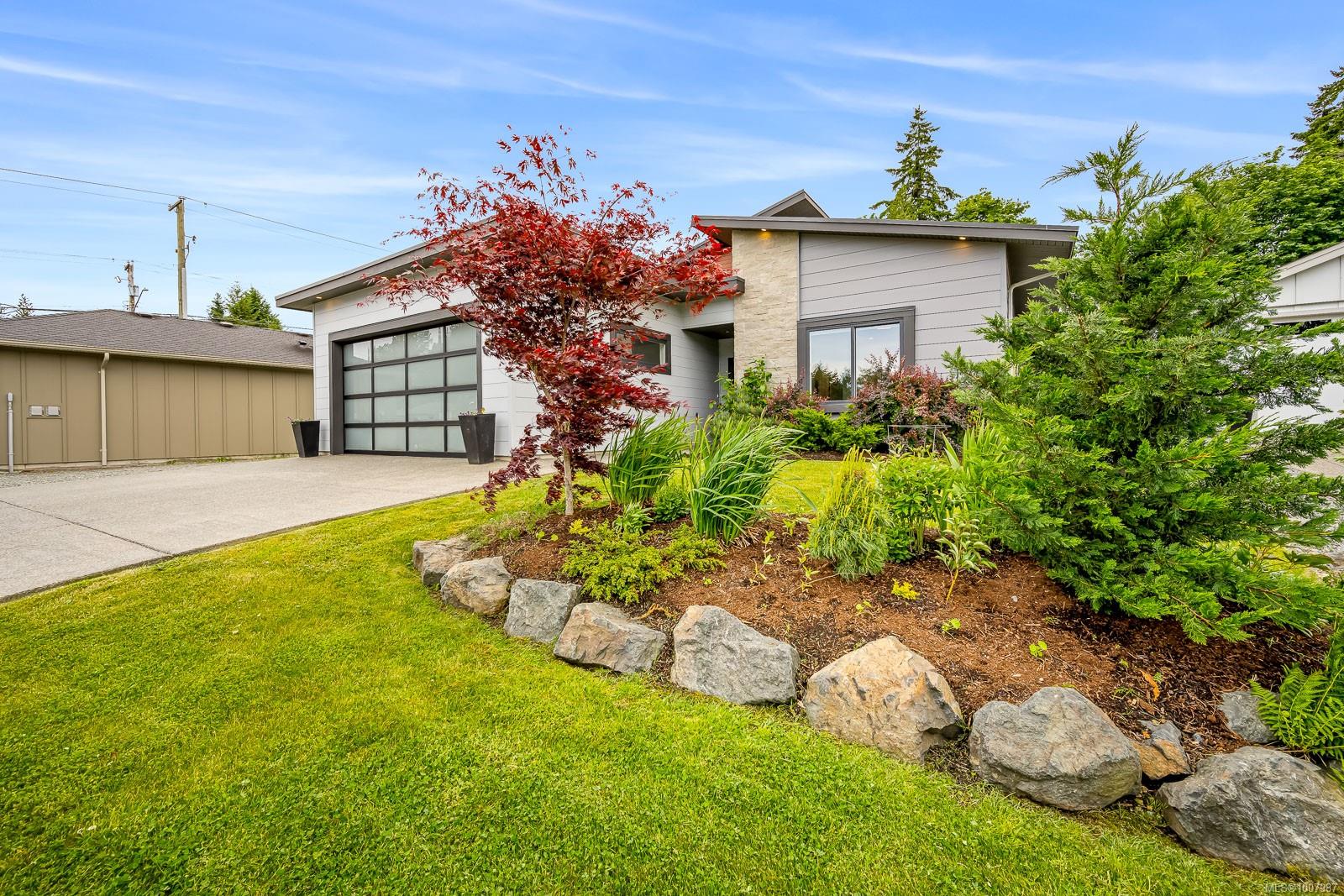 $1,295,000 - 83 Grayhawk Pl<br>British Columbia, V9N 0G1