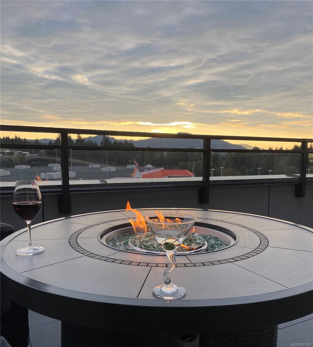 $579,900 - 6540 Metral Dr<br>British Columbia, V9L 0L8