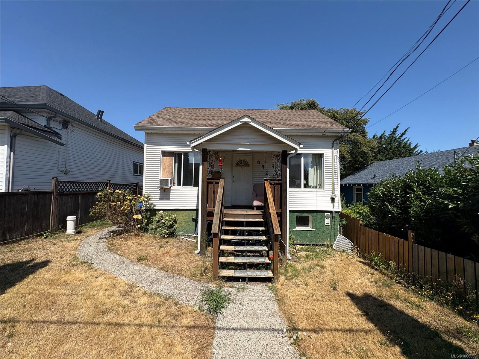 $585,000 - 632 Milton St<br>British Columbia, V9R 2L5