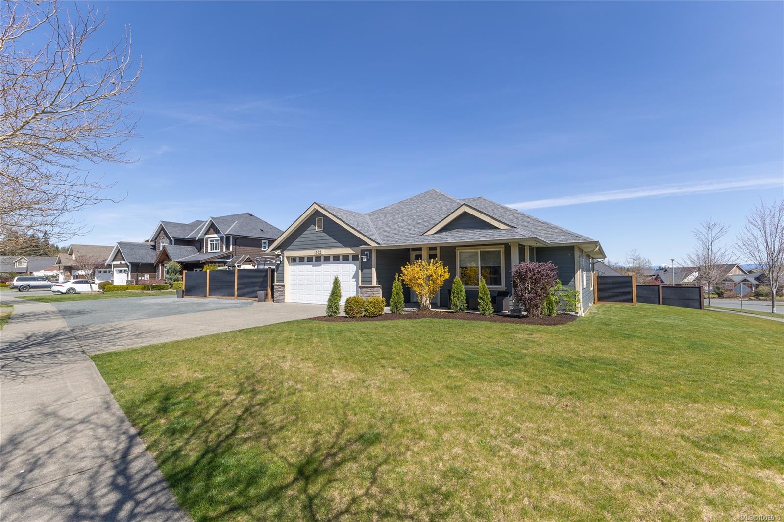 $911,900 - 302 Maryland Rd<br>British Columbia, V9W 0A5