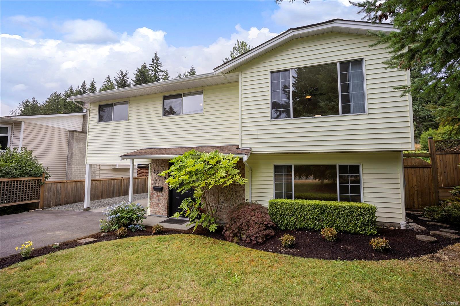 $730,000 - 4229 Ross Rd<br>British Columbia, V9T 5K6