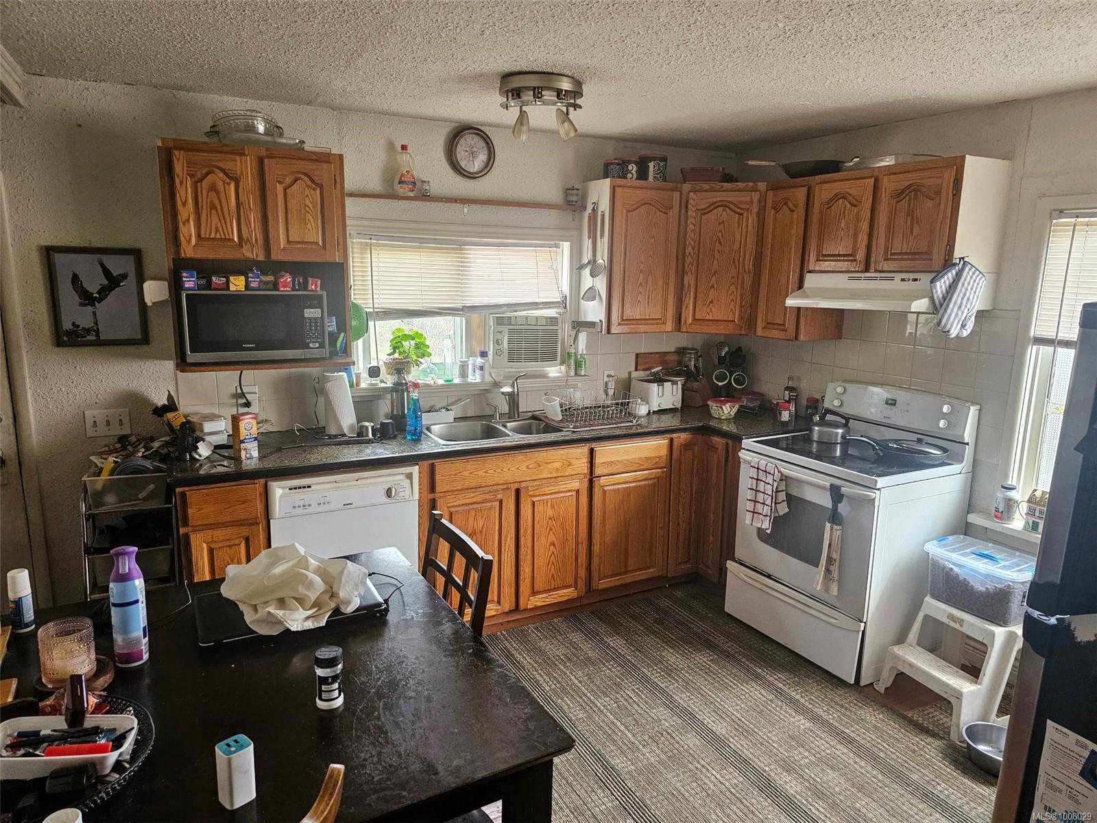 $550,000 - 640 Campbell St<br>British Columbia, V9R 3H2