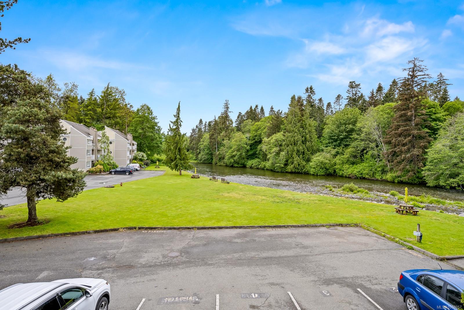 $485,000 - 205 1st St<br>British Columbia, V9N 1A5