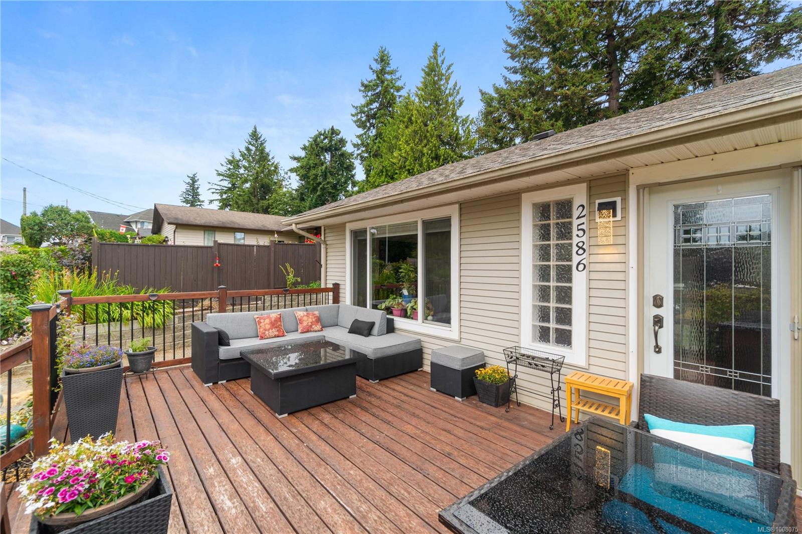 $855,900 - 2586 Theresa Terr<br>British Columbia, V9T 4Y9