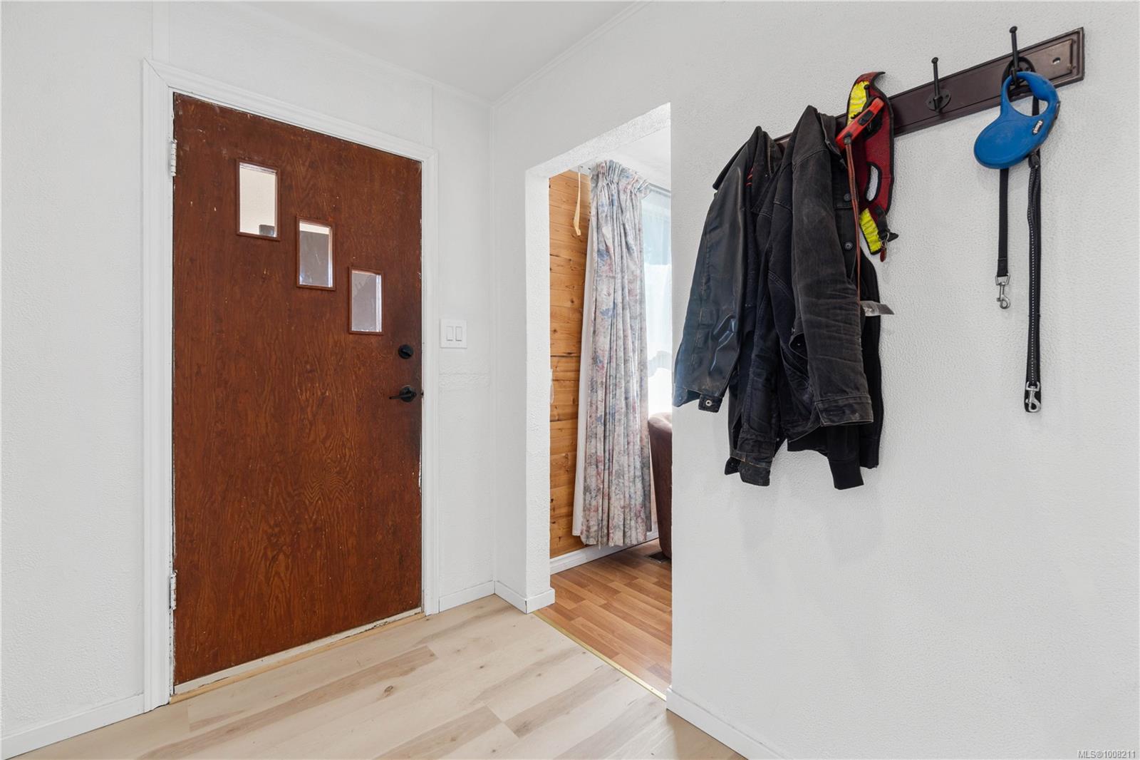 $719,000 - 375 Bruce Ave<br>British Columbia, V9R 3Y2