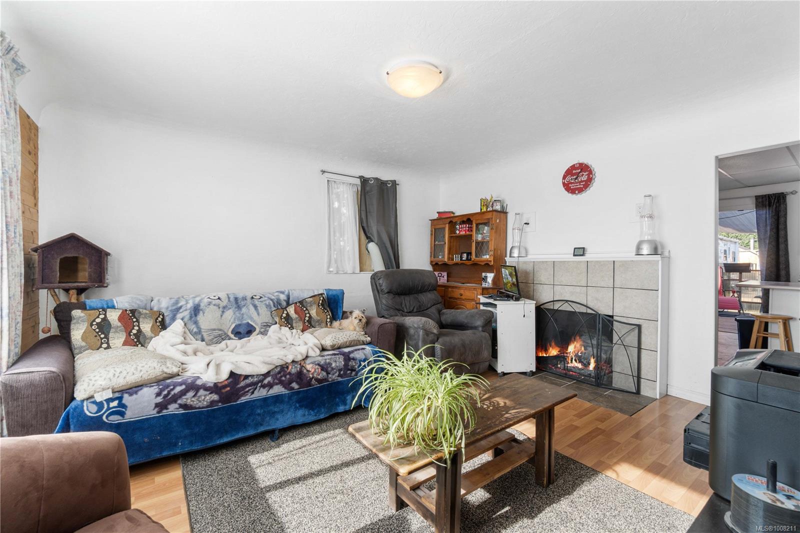 $719,000 - 375 Bruce Ave<br>British Columbia, V9R 3Y2