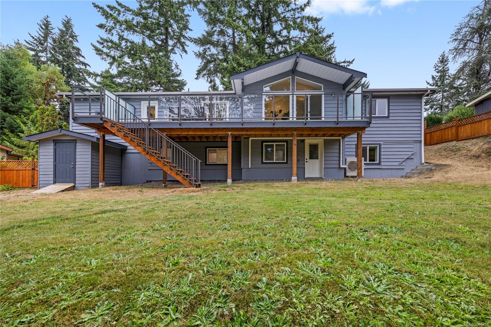$785,000 - 2370 Collins Cres<br>British Columbia, V9P 9J9