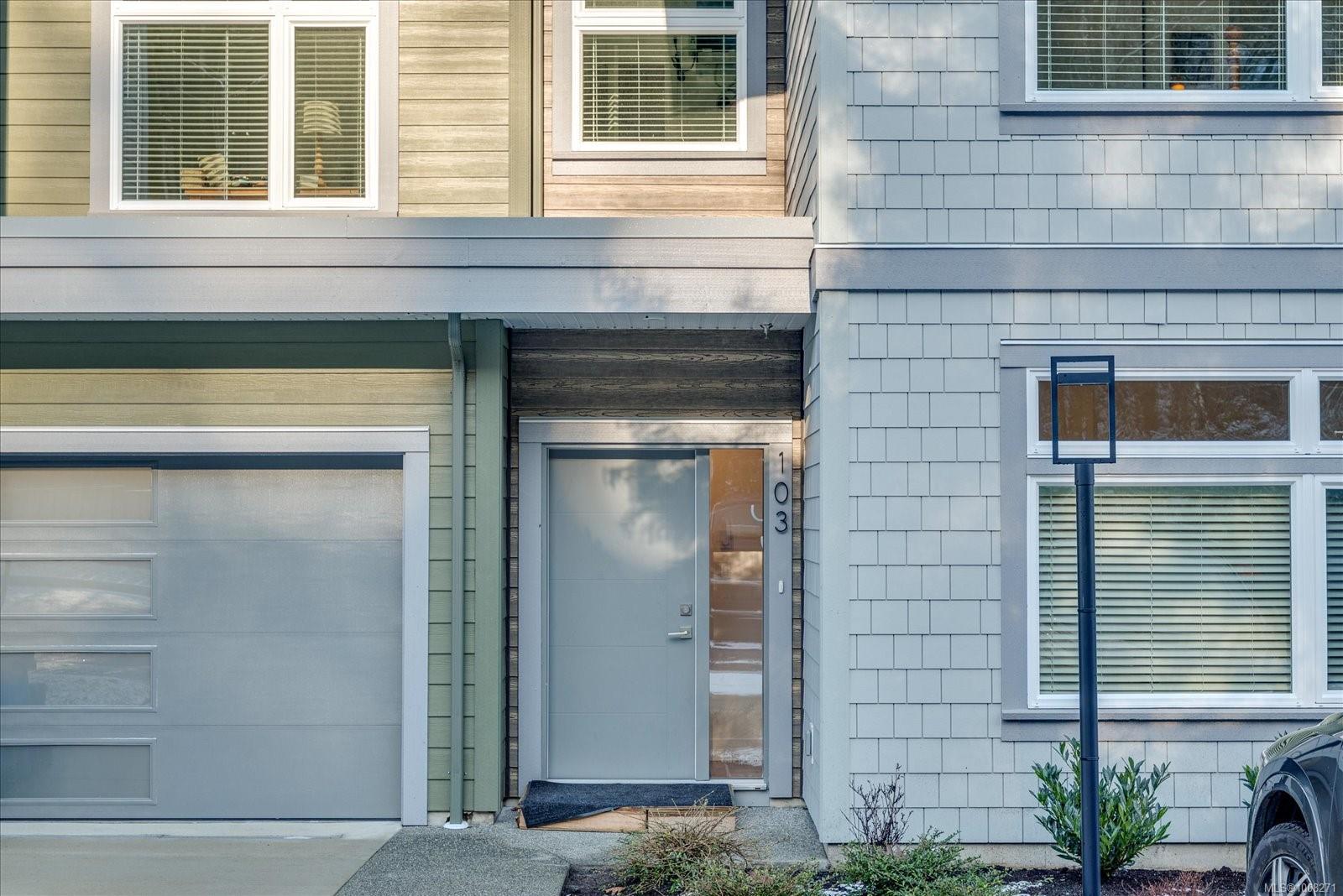 $659,000 - 5594 Linley Valley Dr<br>British Columbia, V9T 0K1