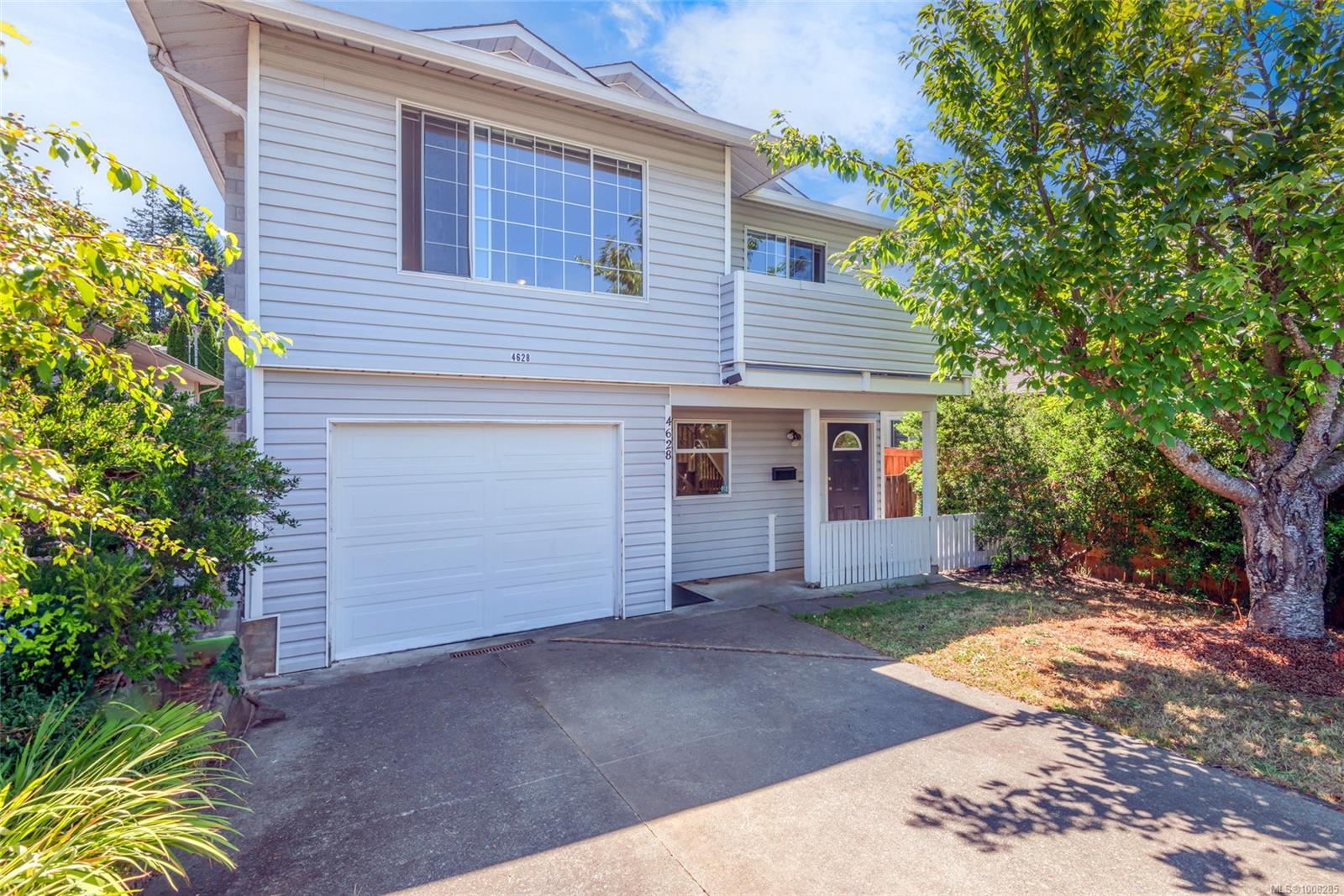 $499,900 - 4628 Burde St<br>Port Alberni, British Columbia, V9Y 3K1