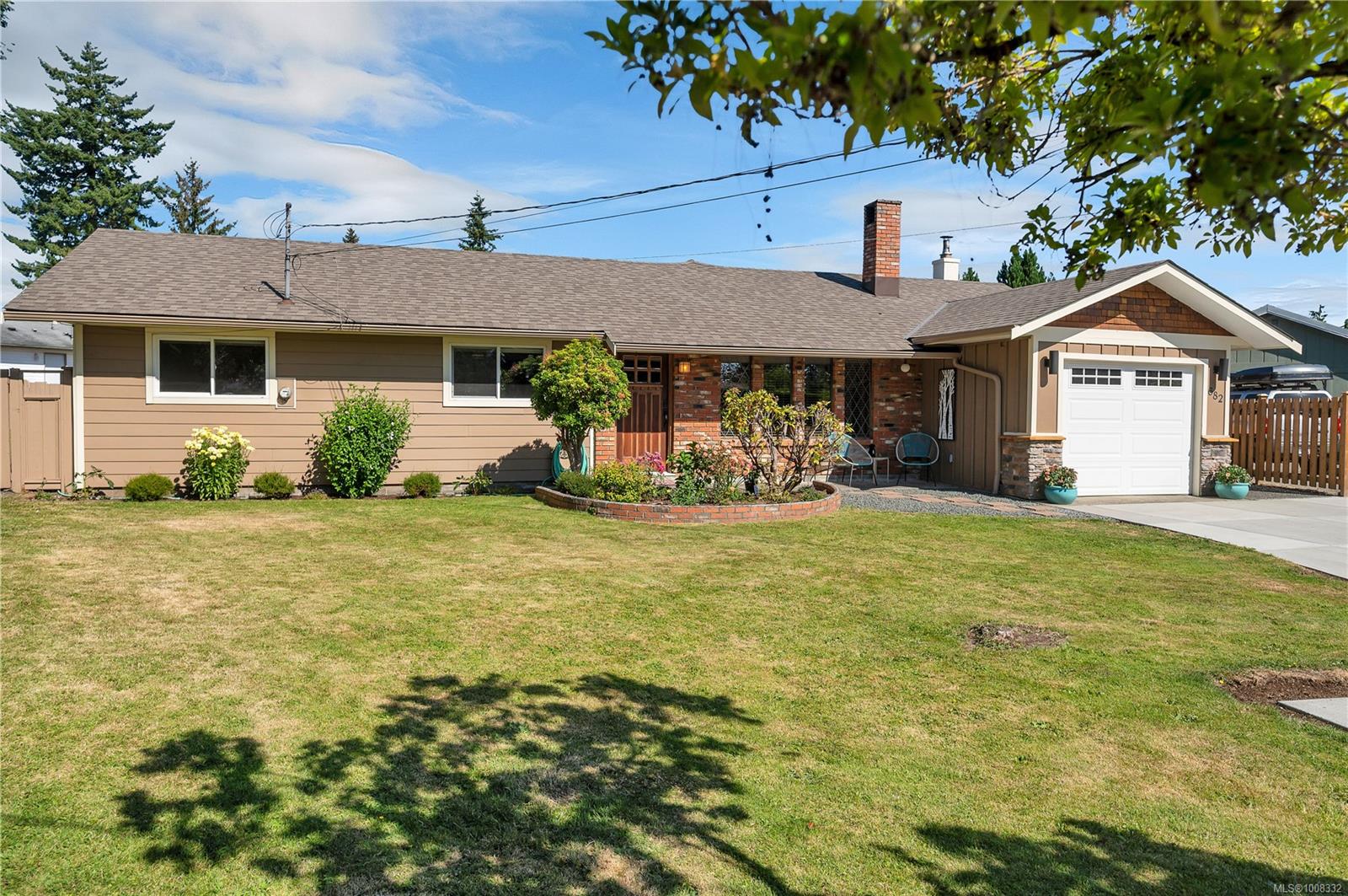 $799,700 - 682 Holland Pl<br>British Columbia, V9W 5N8