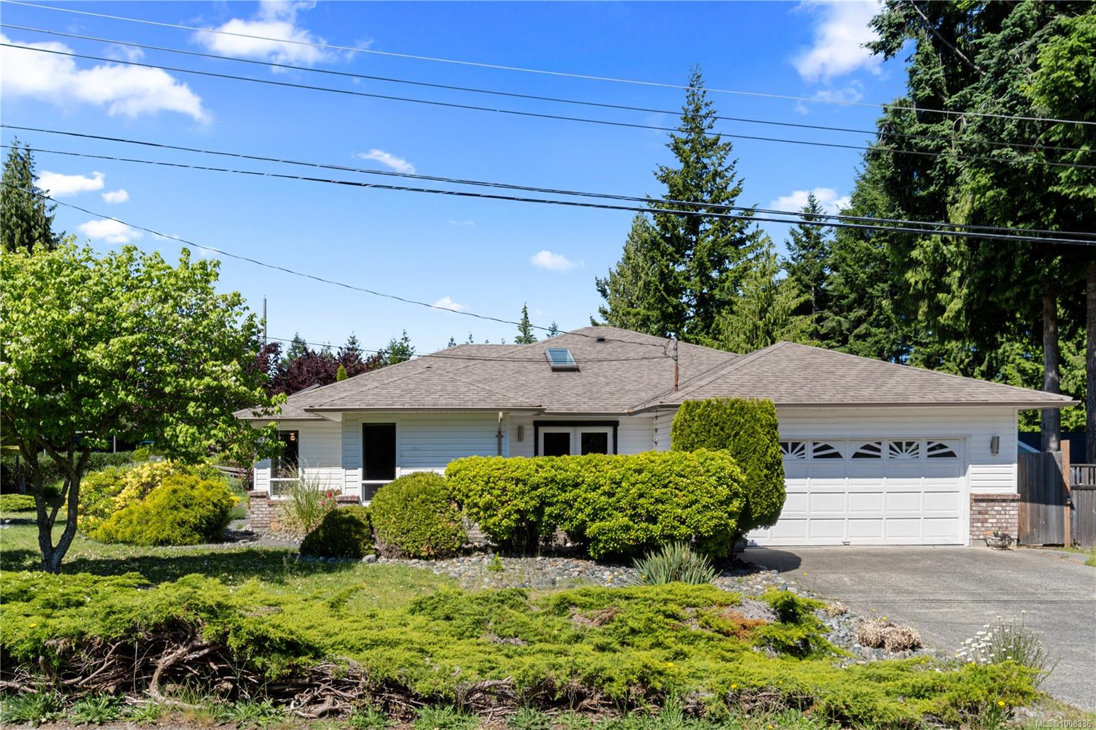 $885,000 - 667 Tamarack Dr<br>British Columbia, V9K 1A8