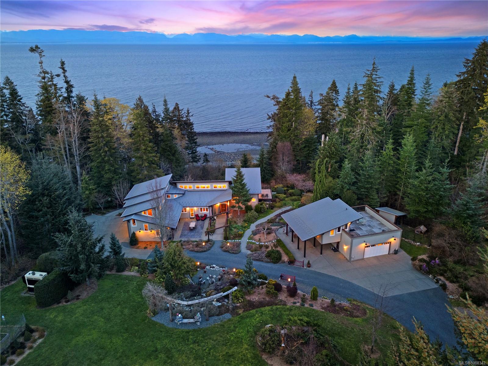 $4,950,000 - 6520 Eagles Dr<br>British Columbia, V9J 1V4