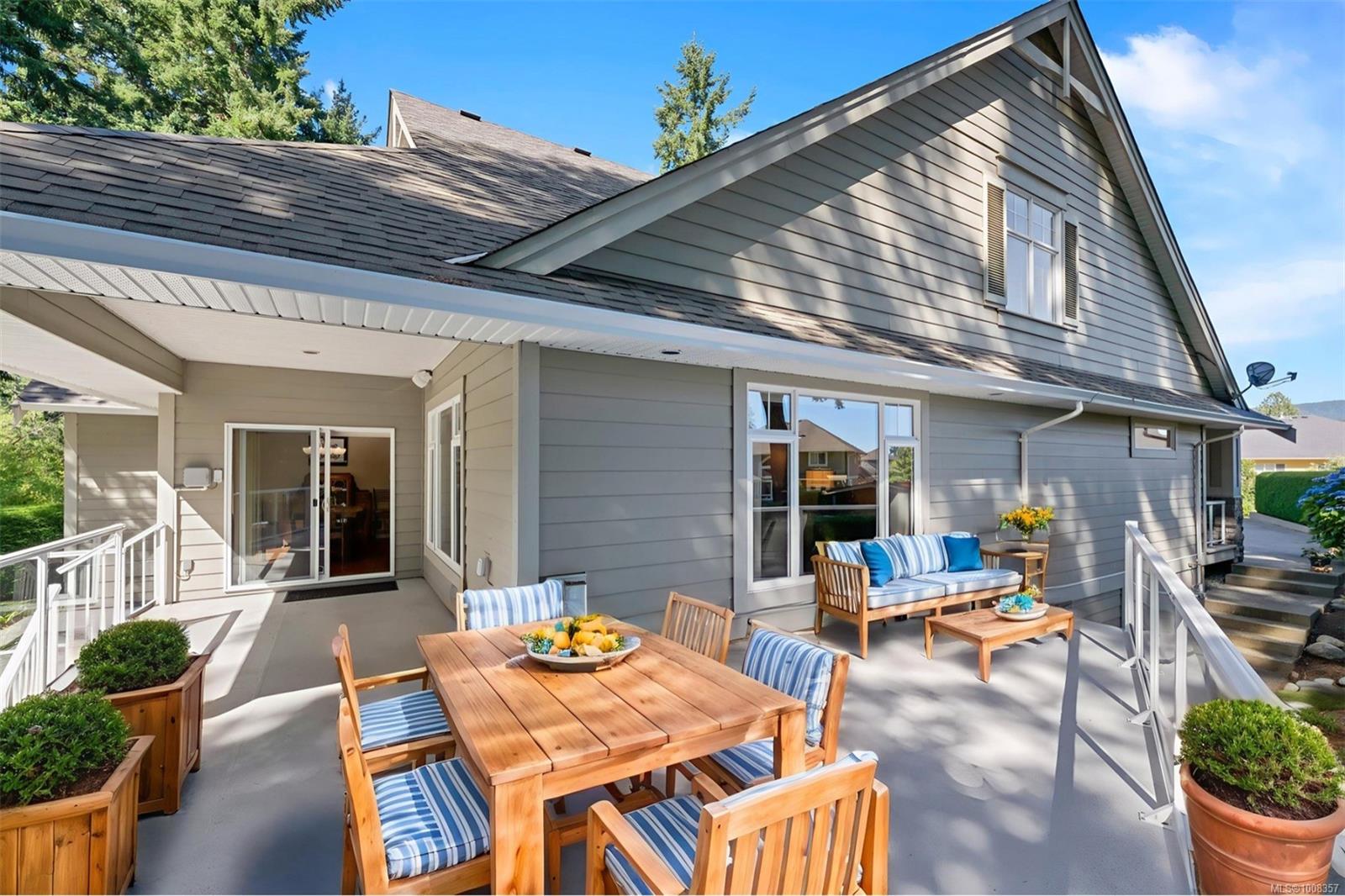 $1,199,900 - 6088 York Rd<br>British Columbia, V9L 5G8