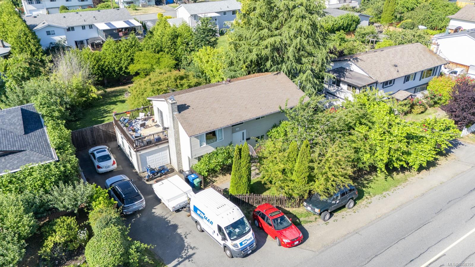 $729,000 - 1616 Meredith Rd<br>British Columbia, V9S 2M2
