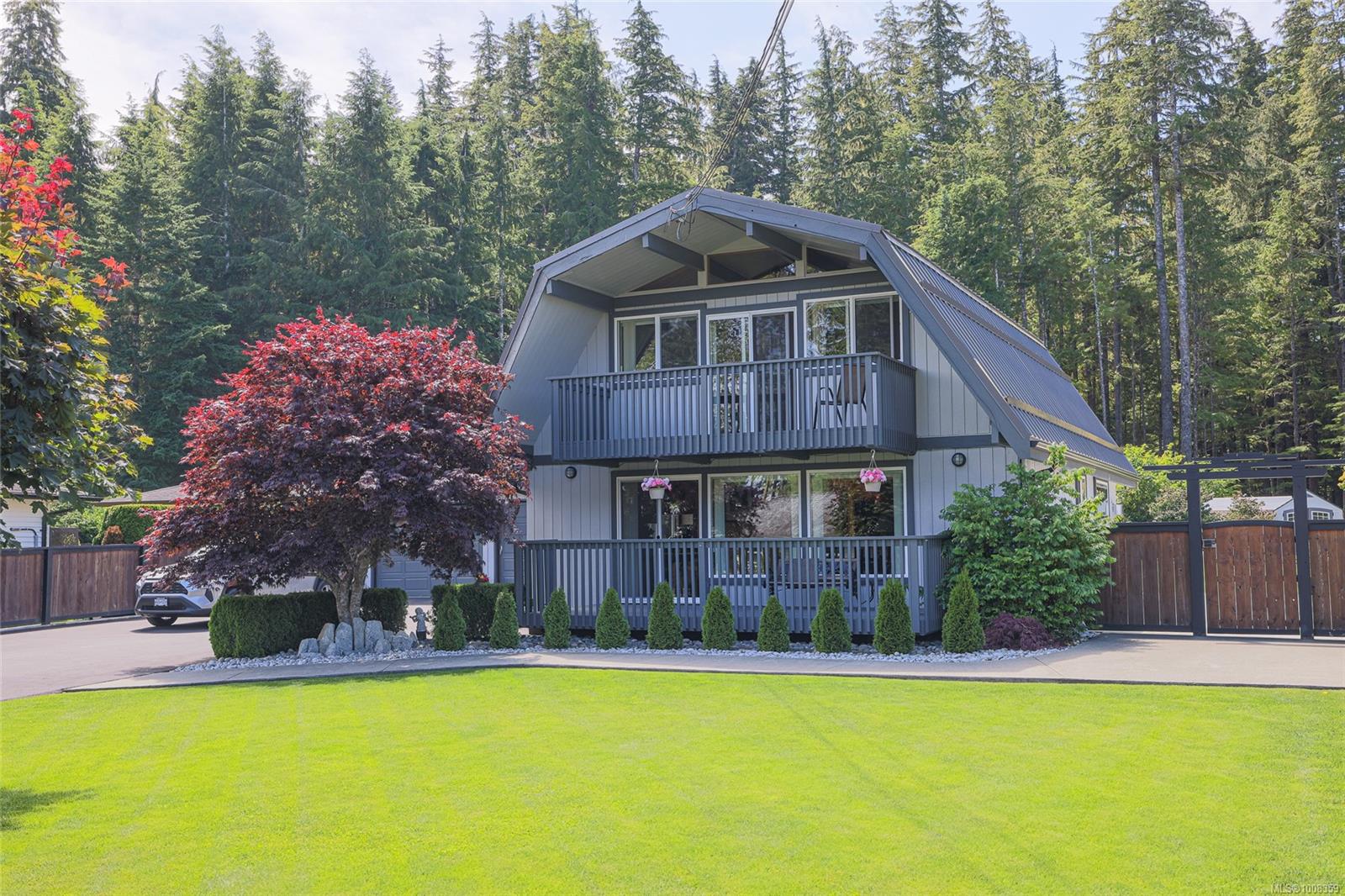$719,000 - 5830 Beaver Harbour Rd<br>British Columbia, V0N 2P0