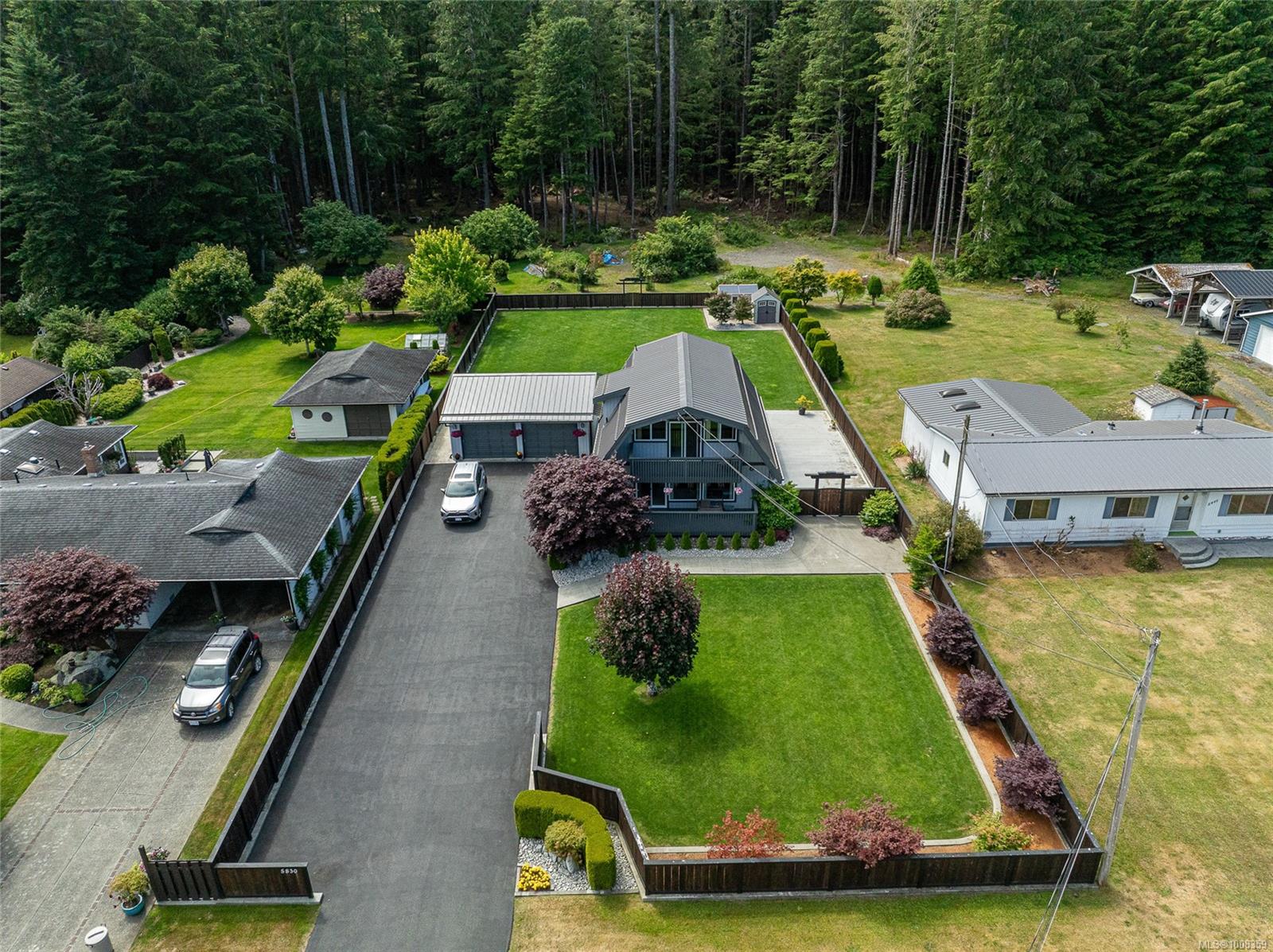 $719,000 - 5830 Beaver Harbour Rd<br>British Columbia, V0N 2P0