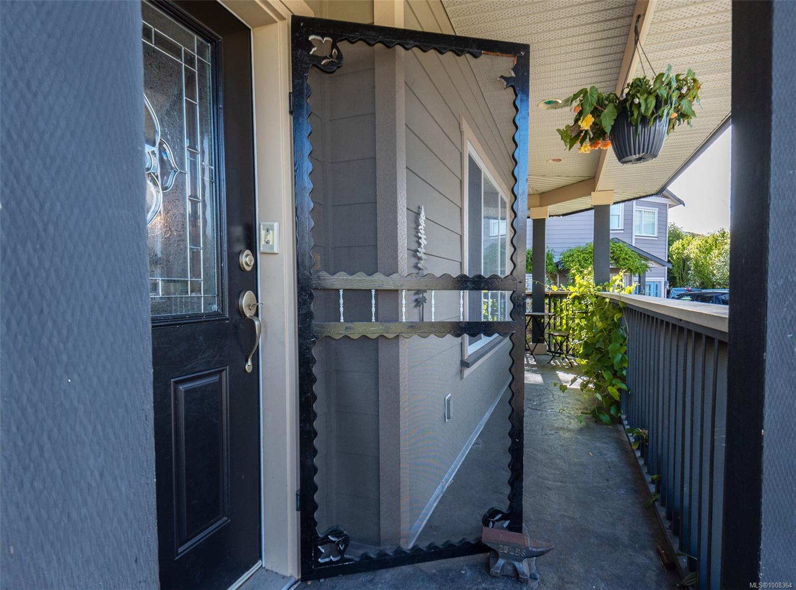$689,000 - 3085 Sherman Rd<br>British Columbia, V9L 2C1