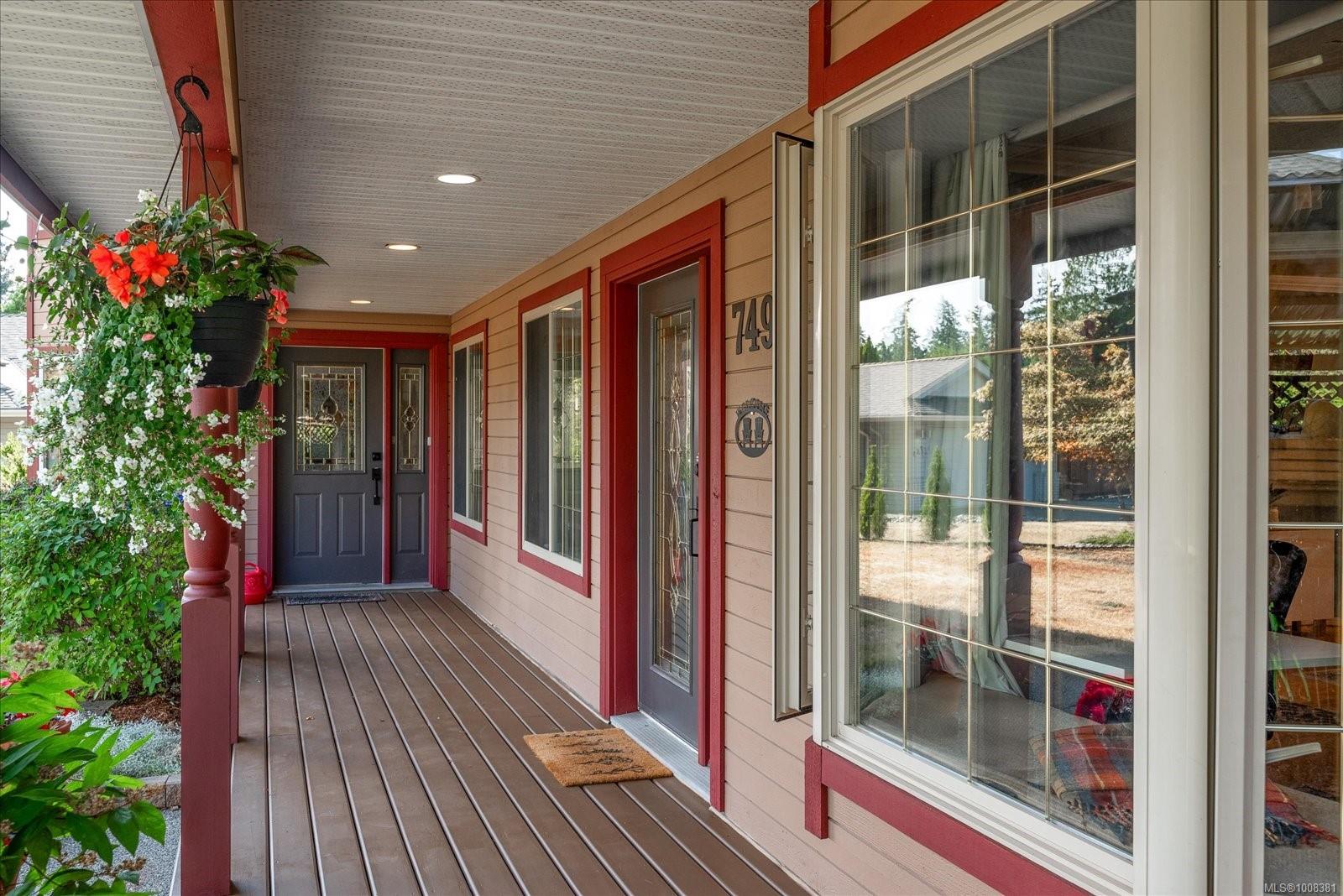 $1,129,000 - 749 Redwood Dr<br>British Columbia, V9K 2J2