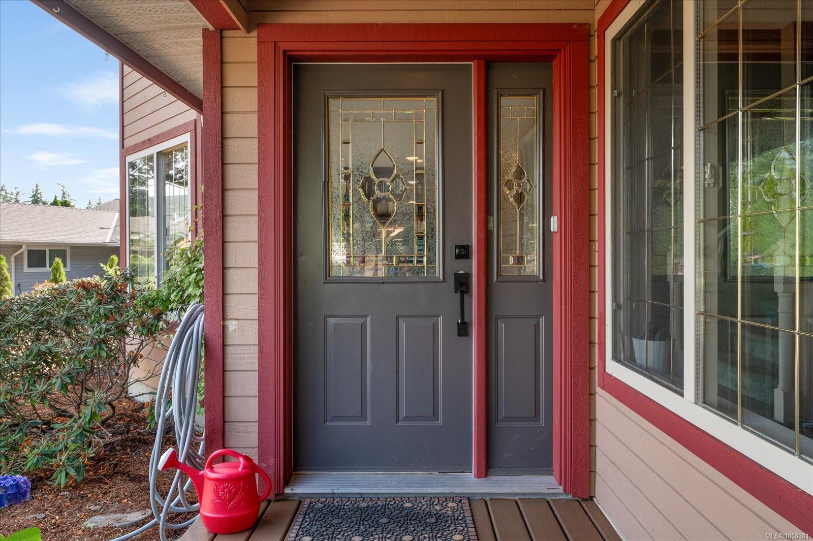 $1,129,000 - 749 Redwood Dr<br>British Columbia, V9K 2J2