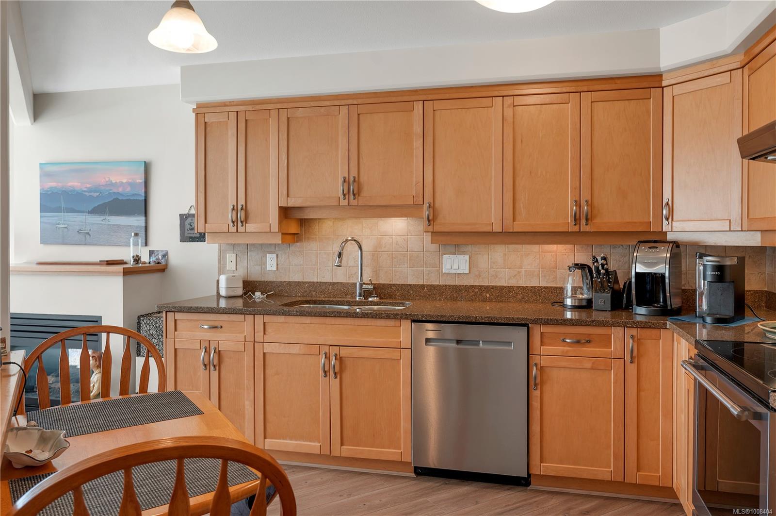 $535,000 - 350 Island Hwy<br>British Columbia, V9W 1A5