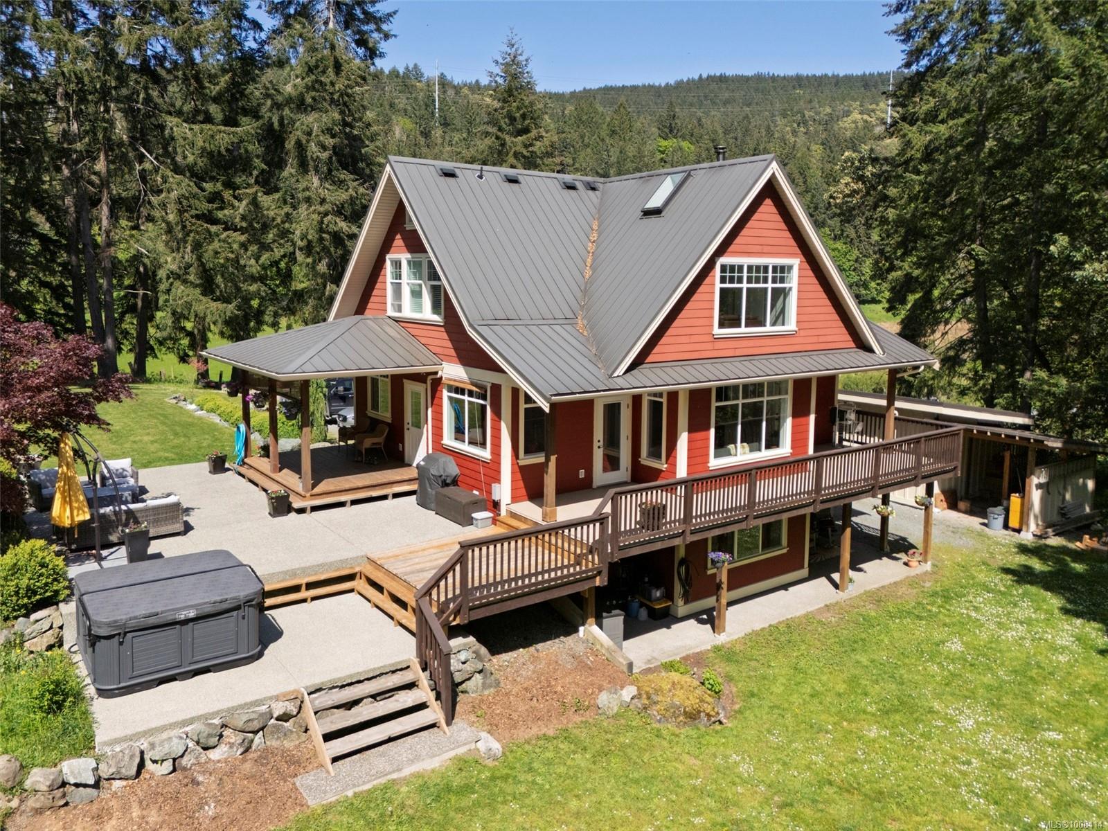 $1,549,900 - 6888 Southview Terr<br>British Columbia, V9L 5W9
