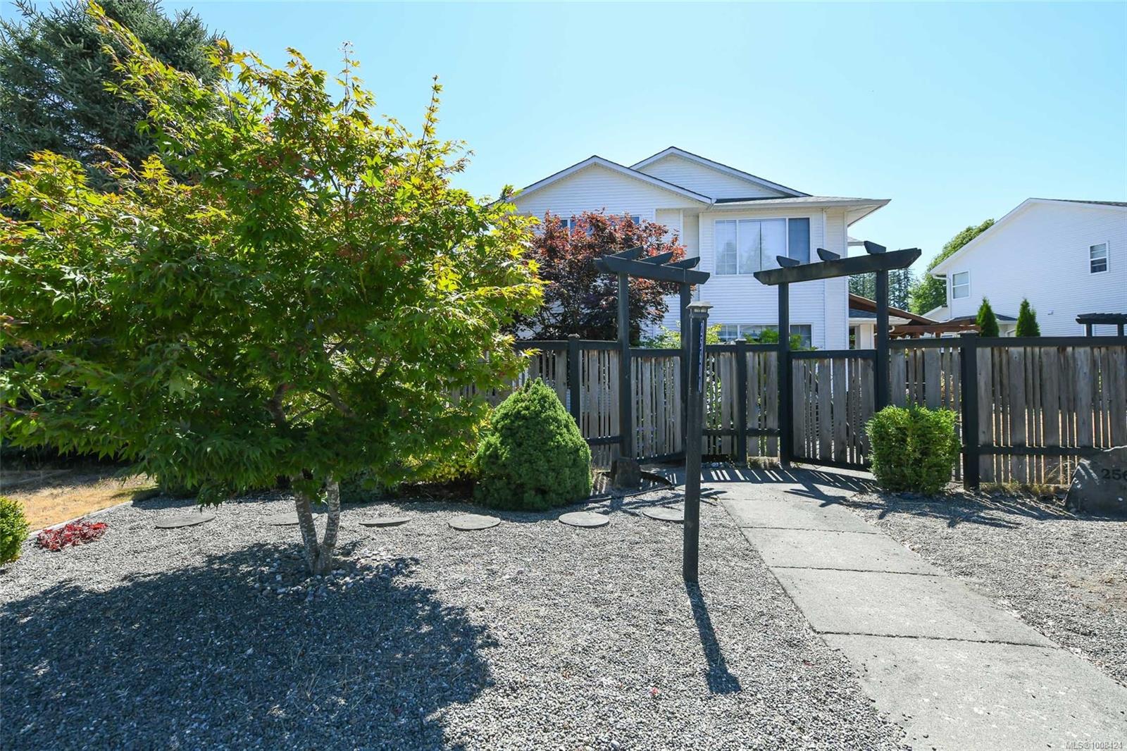 $629,000 - 2560 1St St<br>British Columbia, V9N 8Z3