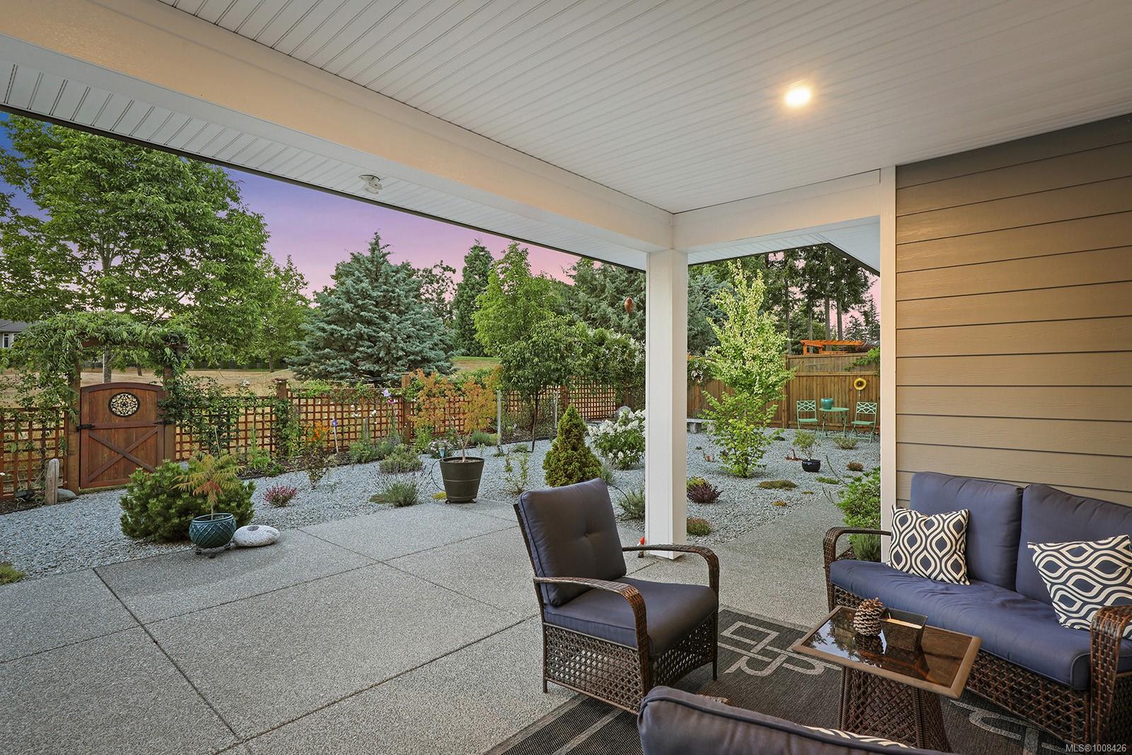 $1,425,000 - 2782 Sheffield Cres<br>British Columbia, V9N 0E4