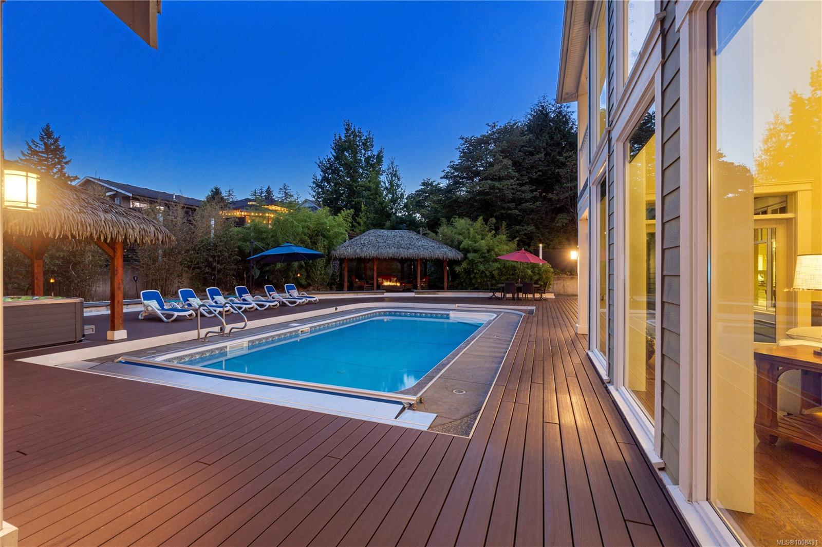 $2,395,000 - 2233 Ashlee Rd<br>British Columbia, V9R 6S3