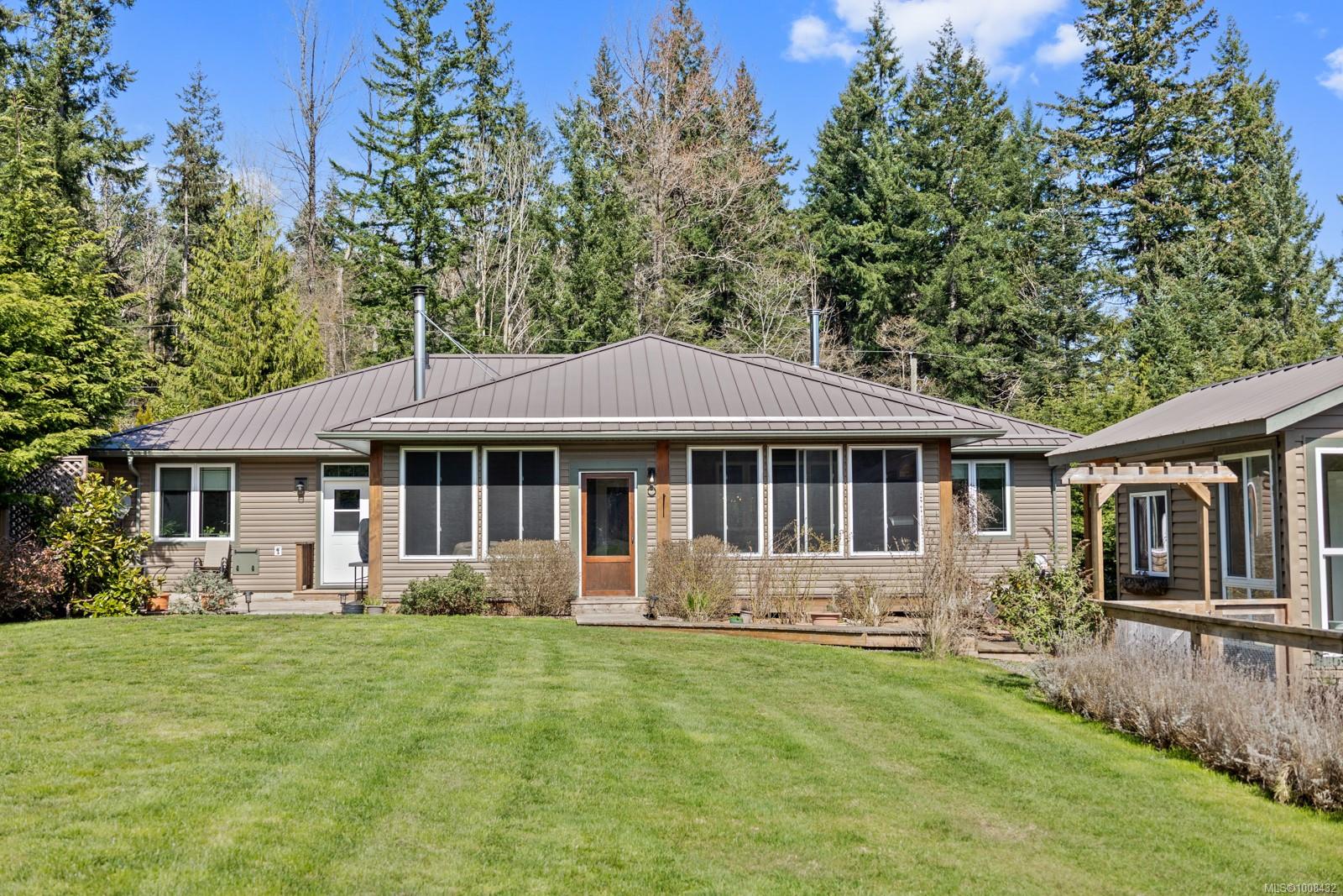 $1,550,000 - 2353 CATHERWOOD Rd<br>British Columbia, V9J 1J3