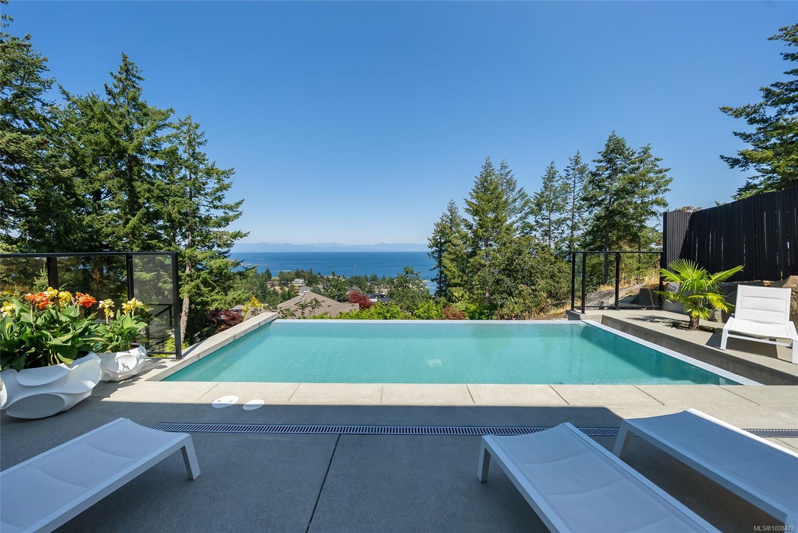$2,895,000 - 2080 Rolston Pl<br>British Columbia, V9P 9H4