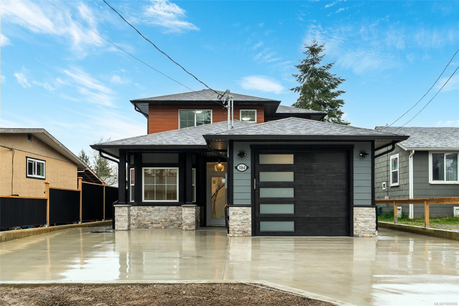$879,900 - 3164 Sherman Rd<br>British Columbia, V9L 4B4