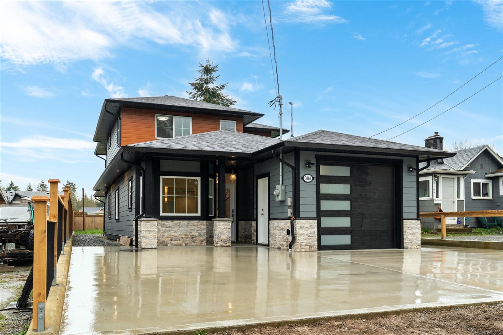 $879,900 - 3164 Sherman Rd<br>British Columbia, V9L 4B4