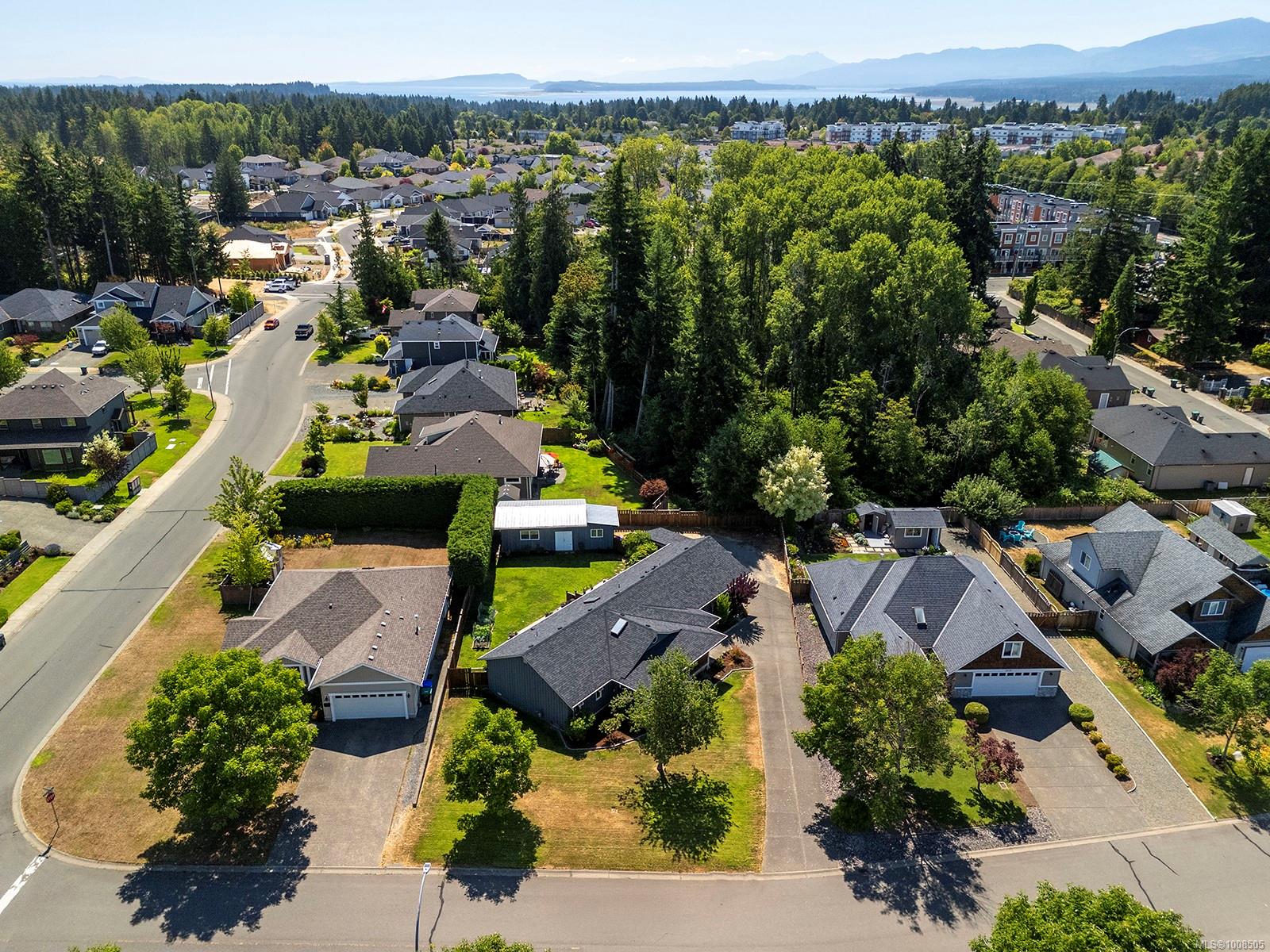 $969,000 - 2695 Carstairs Dr<br>British Columbia, V9N 4A3