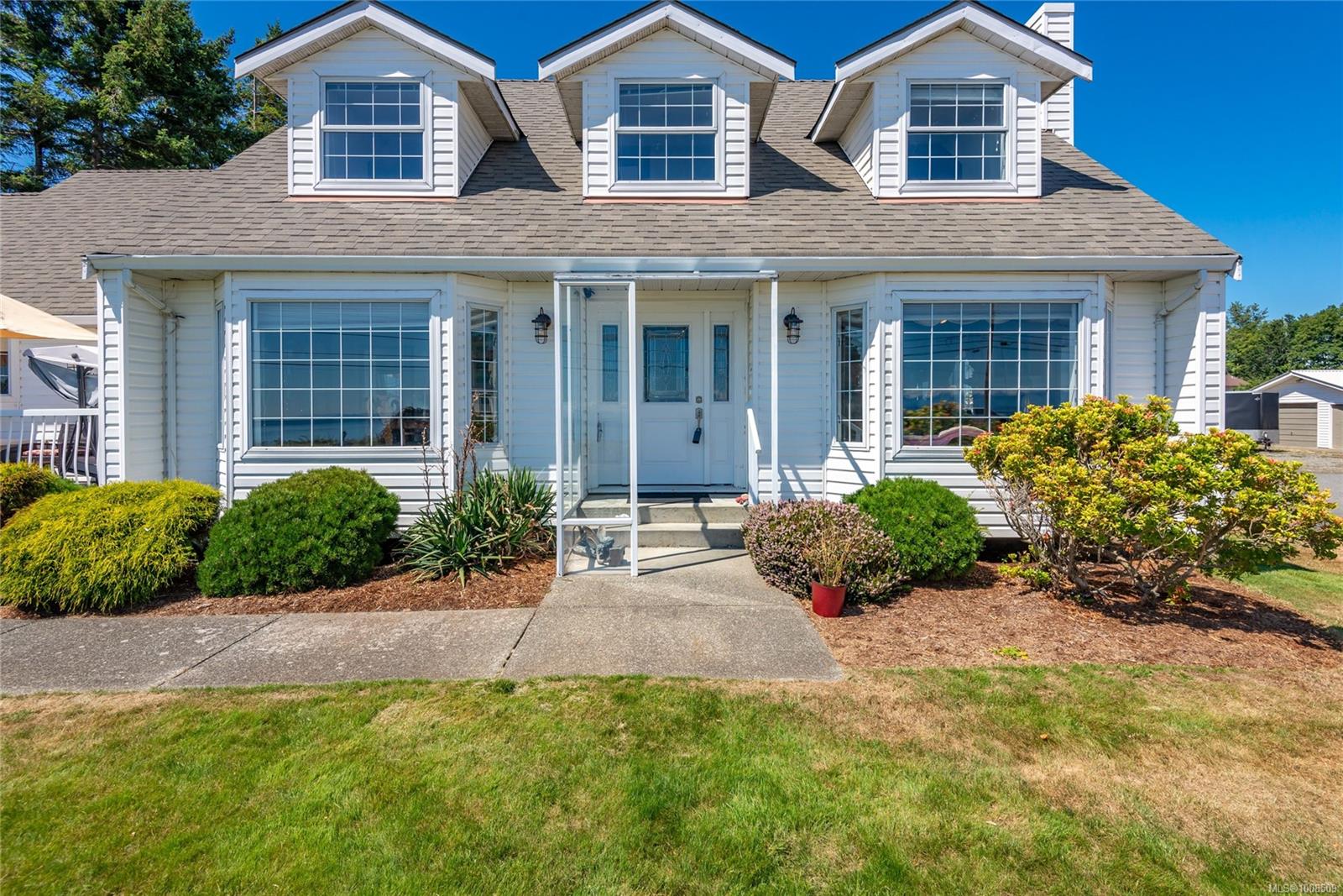 $1,249,000 - 3816 Island Hwy<br>British Columbia, V9H 1M6