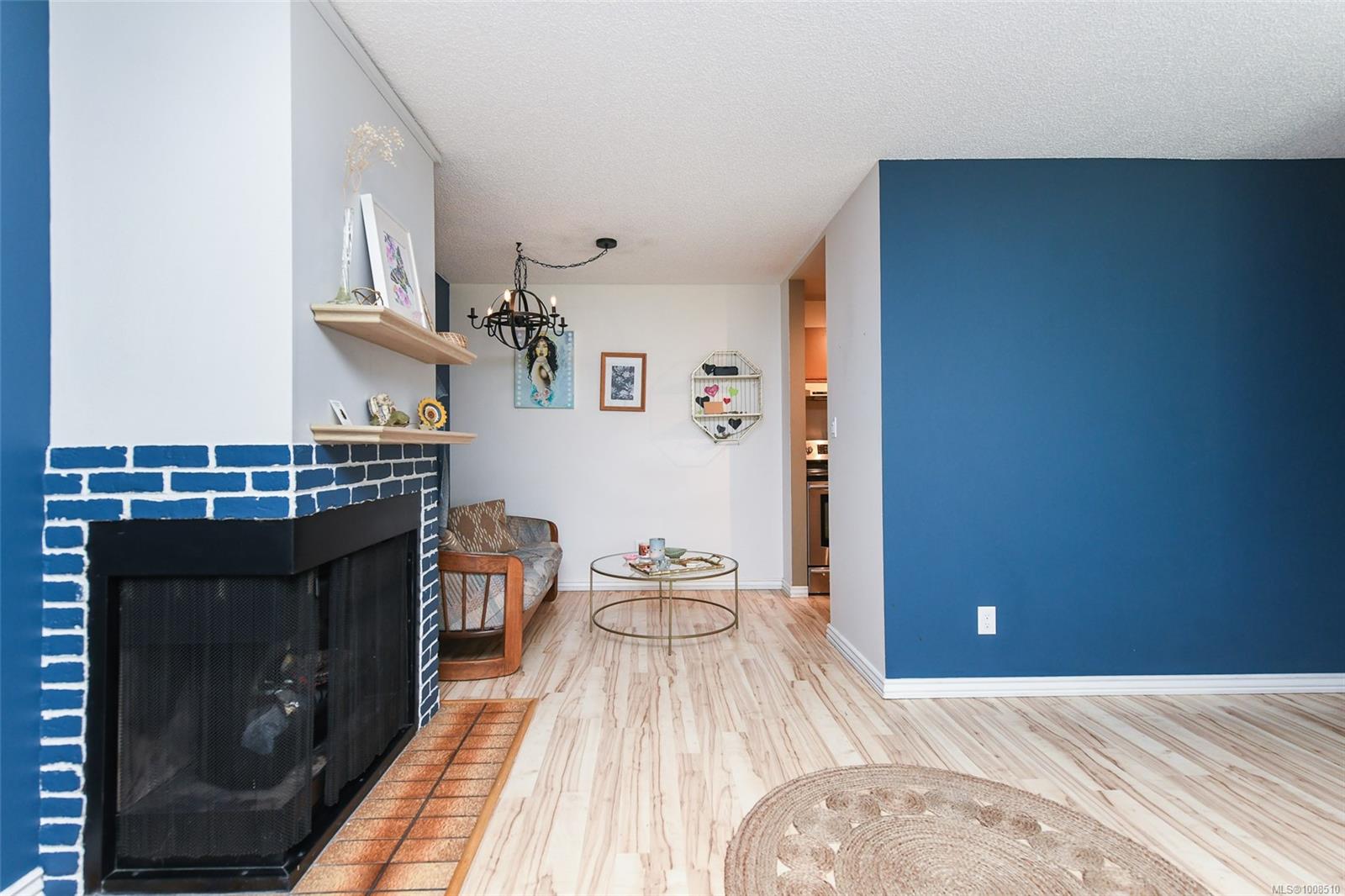 $319,000 - 585 Dogwood St<br>British Columbia, V9W 6T6