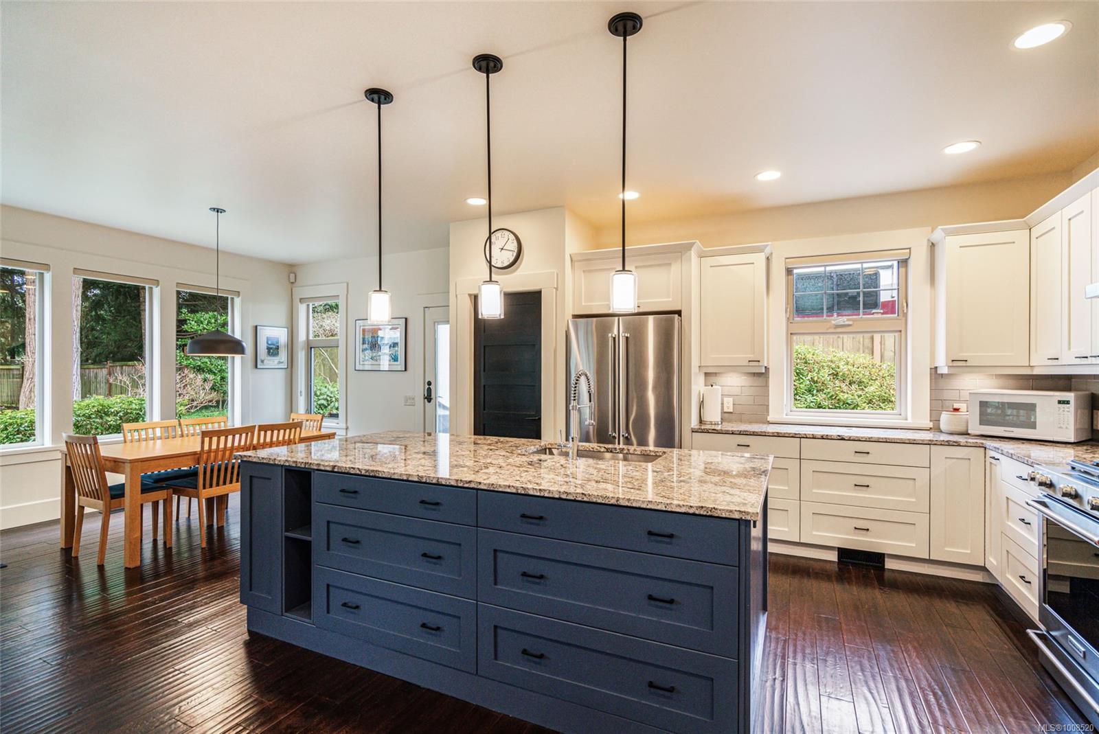 $1,498,000 - 1651 Stone Lake Dr<br>British Columbia, V9P 9L1