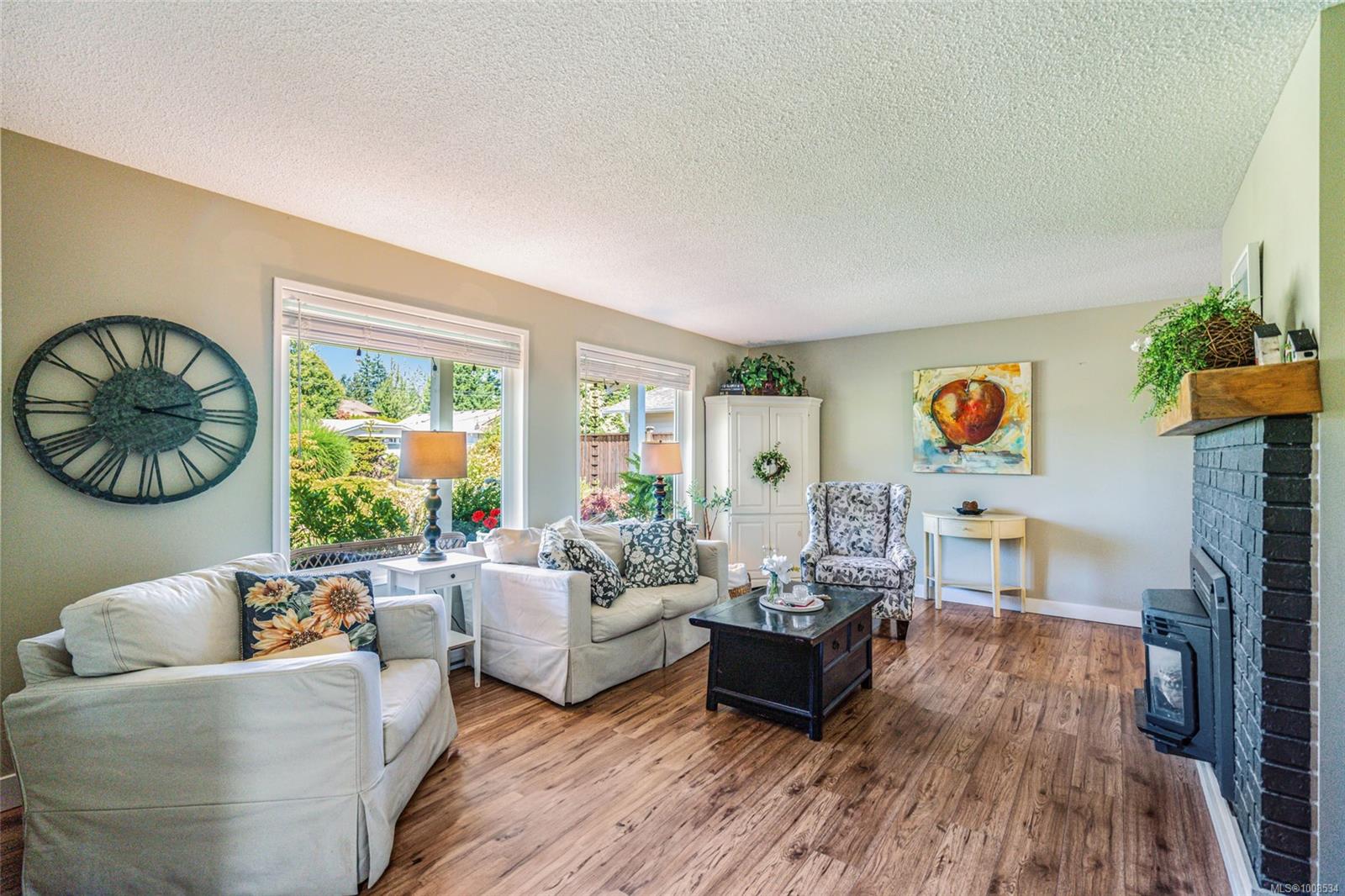 $769,000 - 574 Panorama Pl<br>British Columbia, V9P 1A4