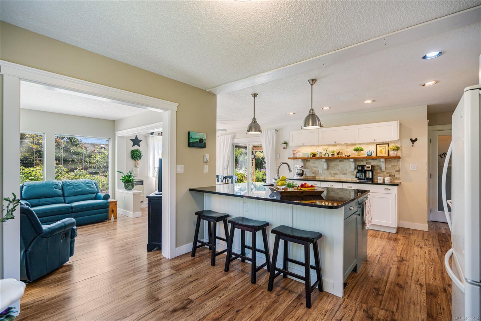 $769,000 - 574 Panorama Pl<br>British Columbia, V9P 1A4