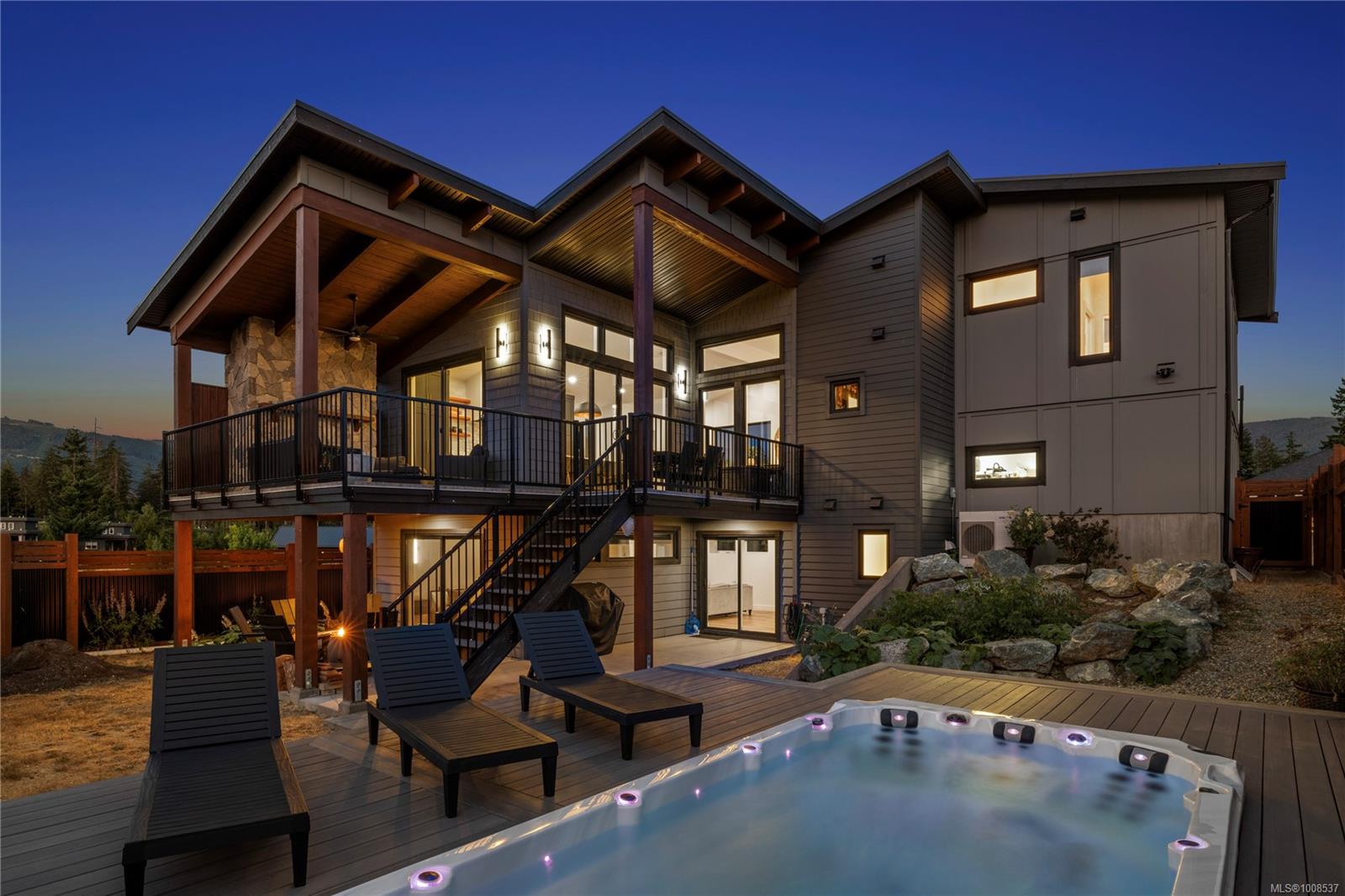 $1,225,000 - 9389 Lakefront Rise<br>British Columbia, V0R 2G1