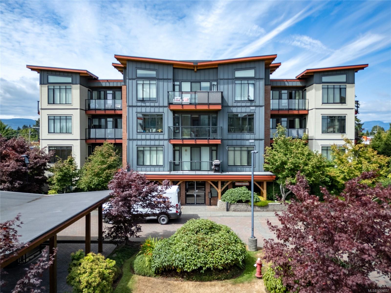 $499,900 - 2300 Mansfield Dr<br>British Columbia, V9N 3S3