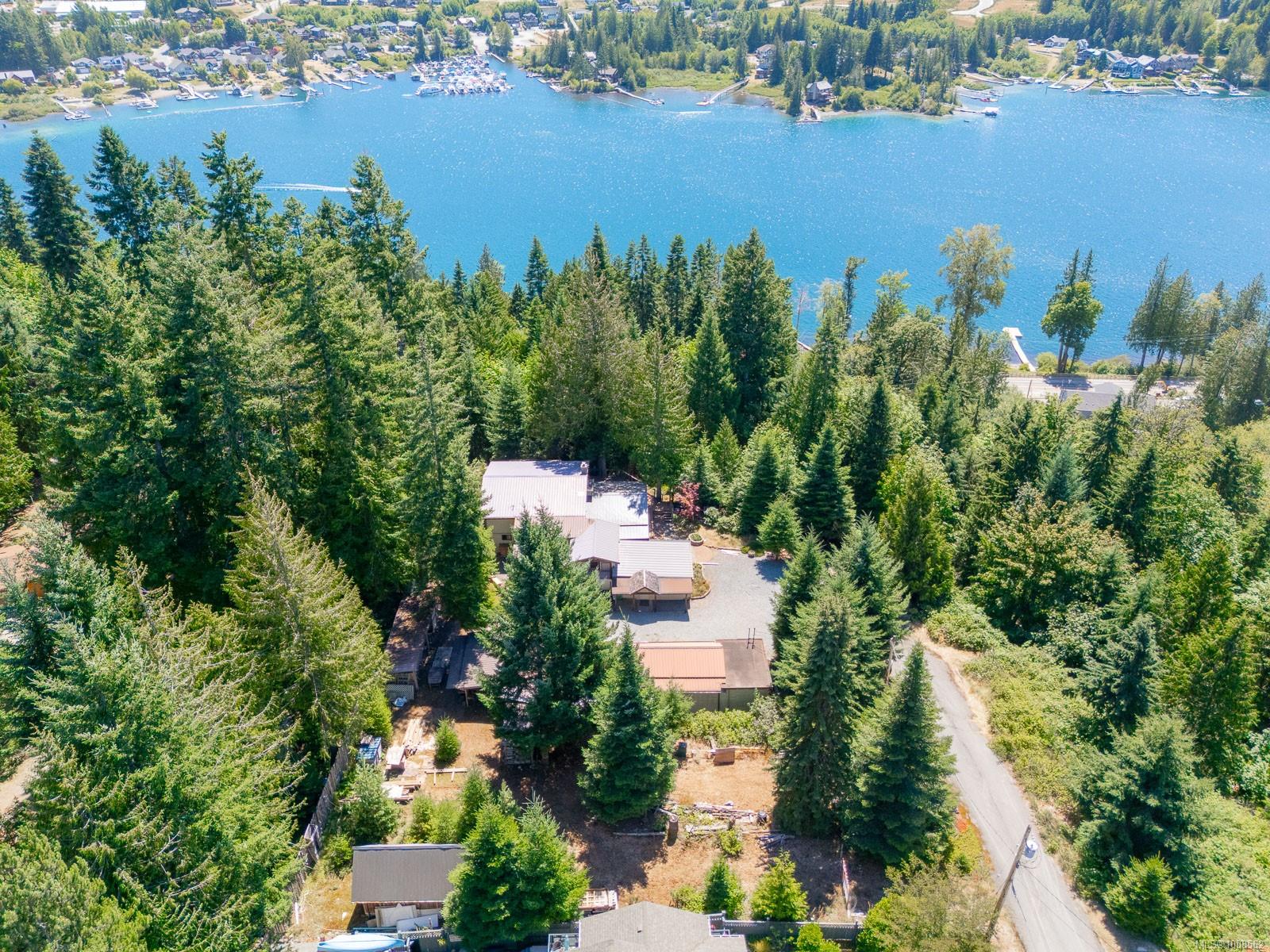$989,900 - 300&304 DEER Rd<br>British Columbia, V0R 2G0