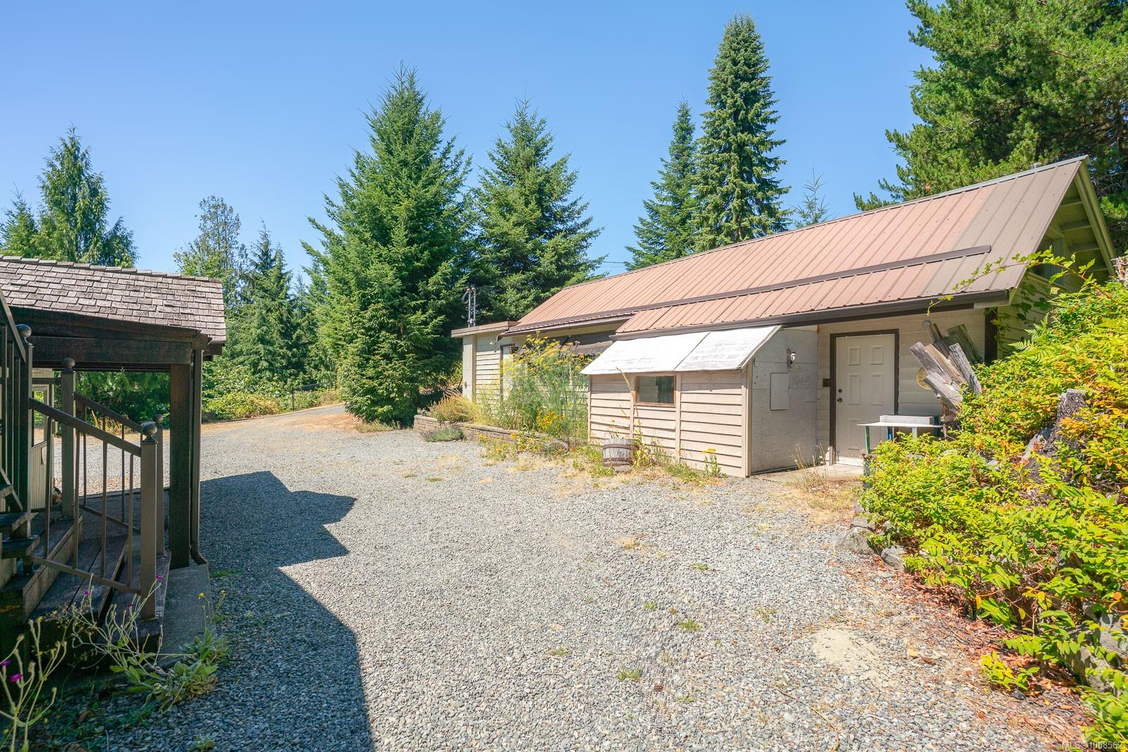 $989,900 - 300&304 DEER Rd<br>British Columbia, V0R 2G0