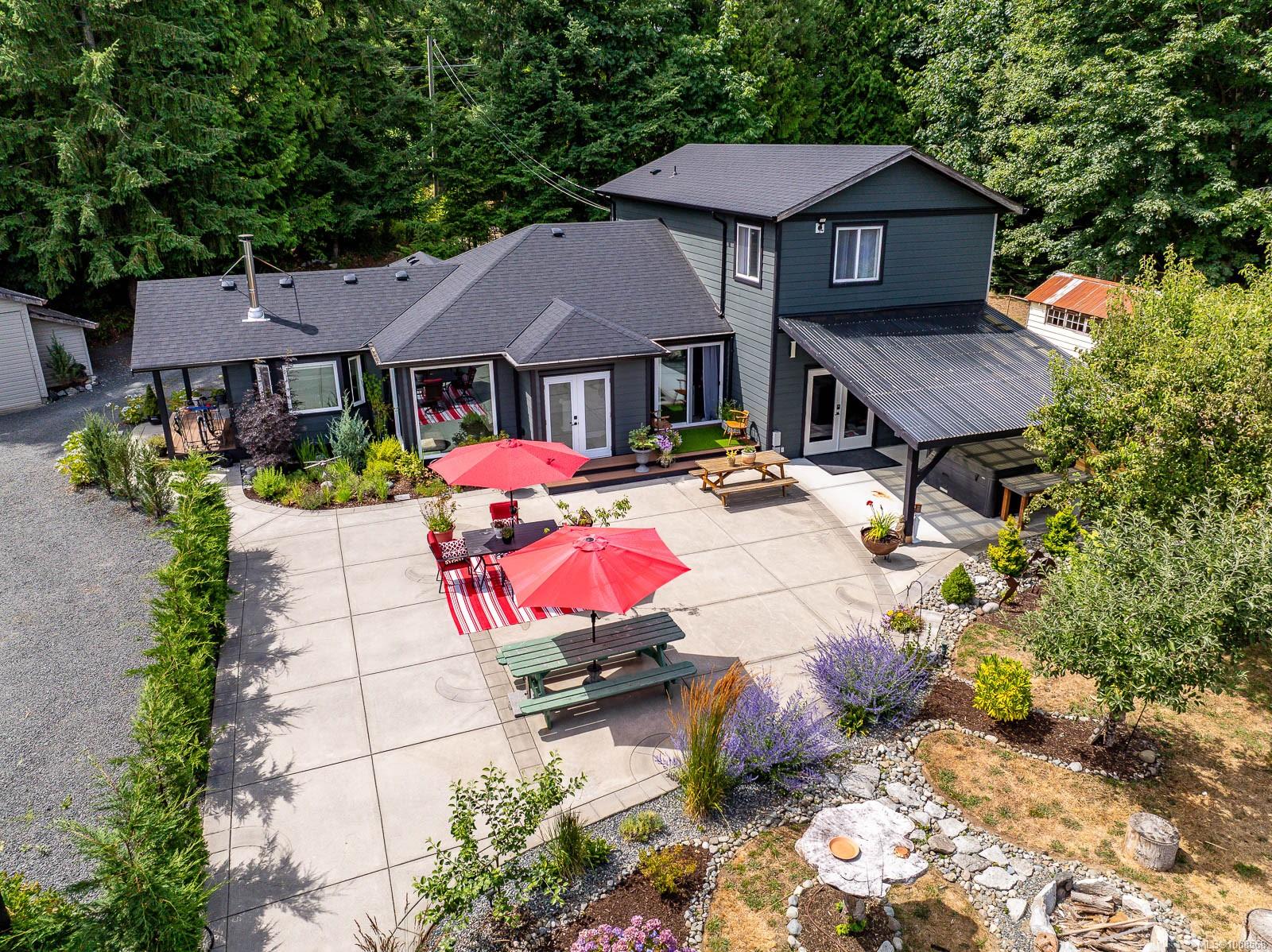 $1,530,000 - 3840 SMALL Rd<br>British Columbia, V9N 3Z8