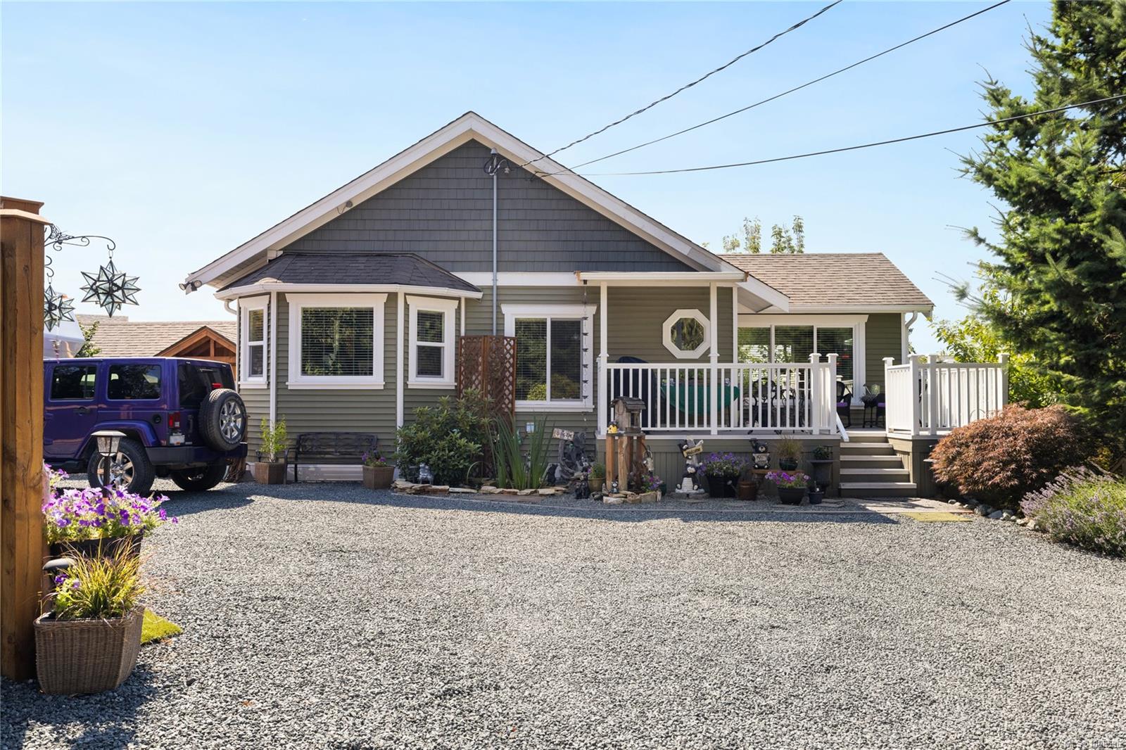 $1,295,000 - 1988 Maple Bay Rd<br>British Columbia, V9L 5M3