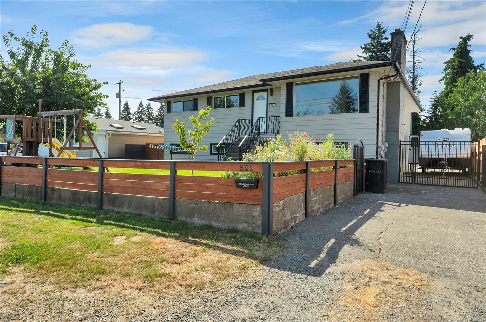 $658,000 - 521 6th Ave<br>British Columbia, V9W 3Z6