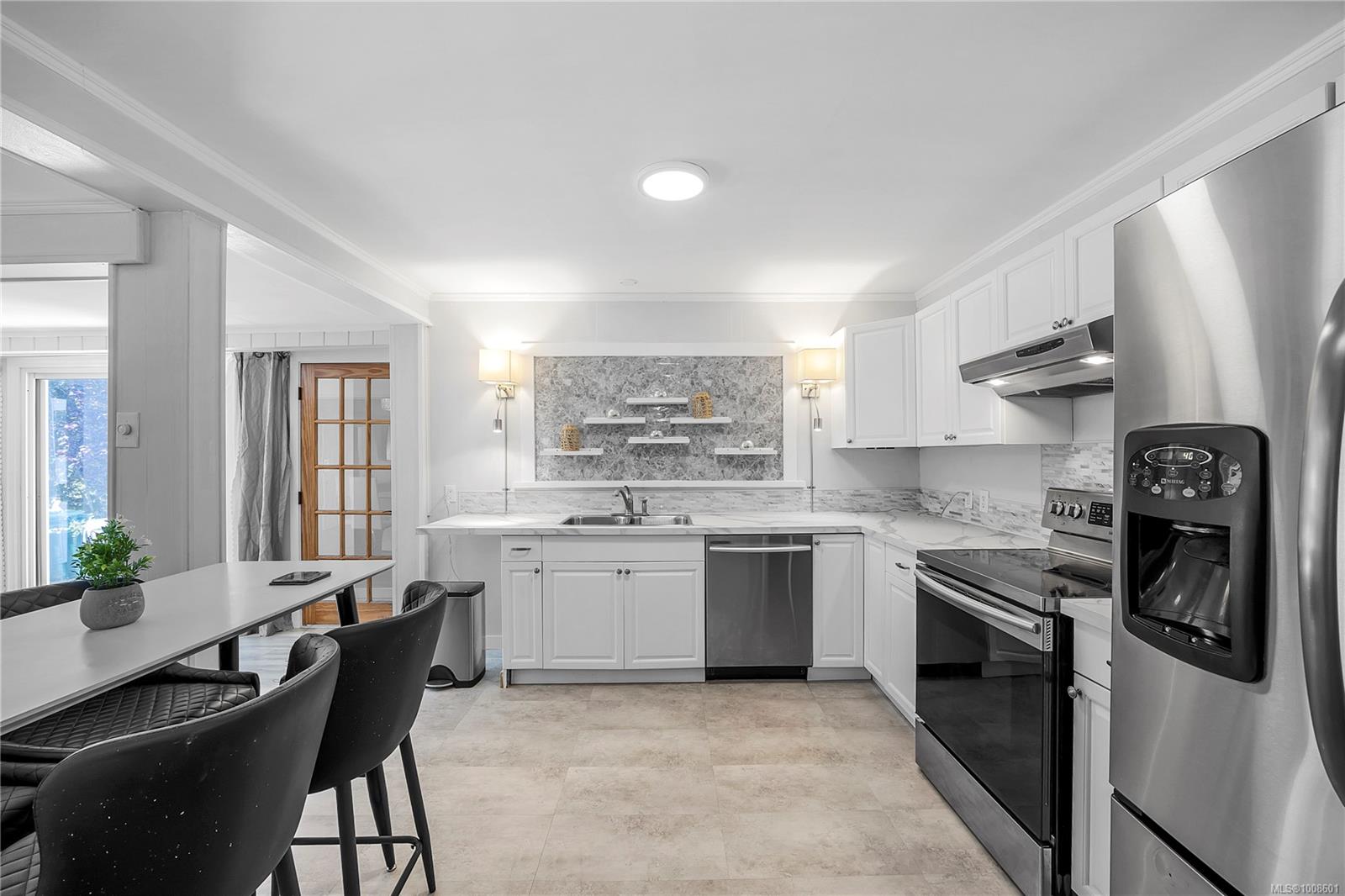 $889,900 - 5788 Jaynes Rd<br>British Columbia, V9L 3B8